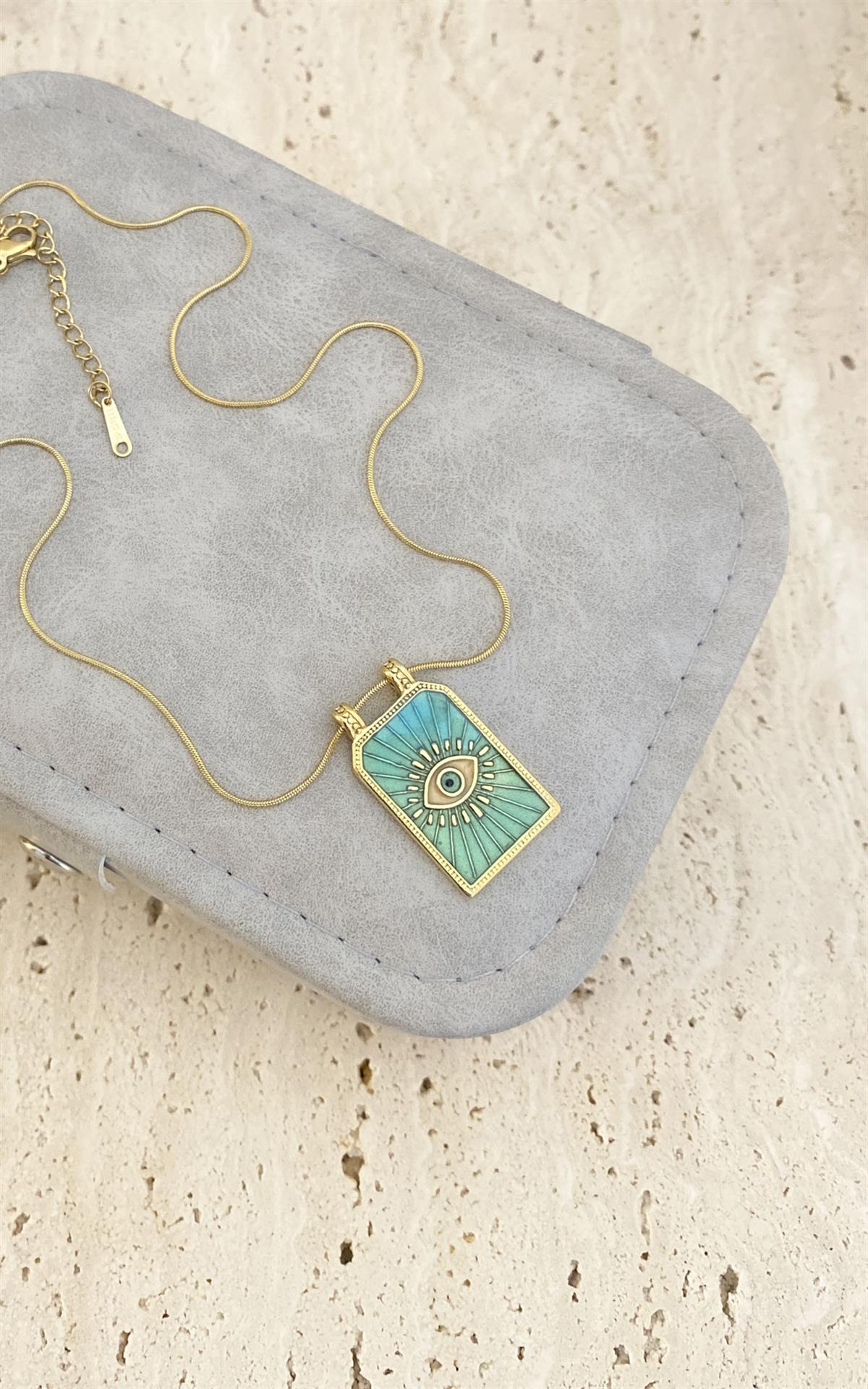 Plaka Üzeri Göz Figürlü Gold Çelik Kolye