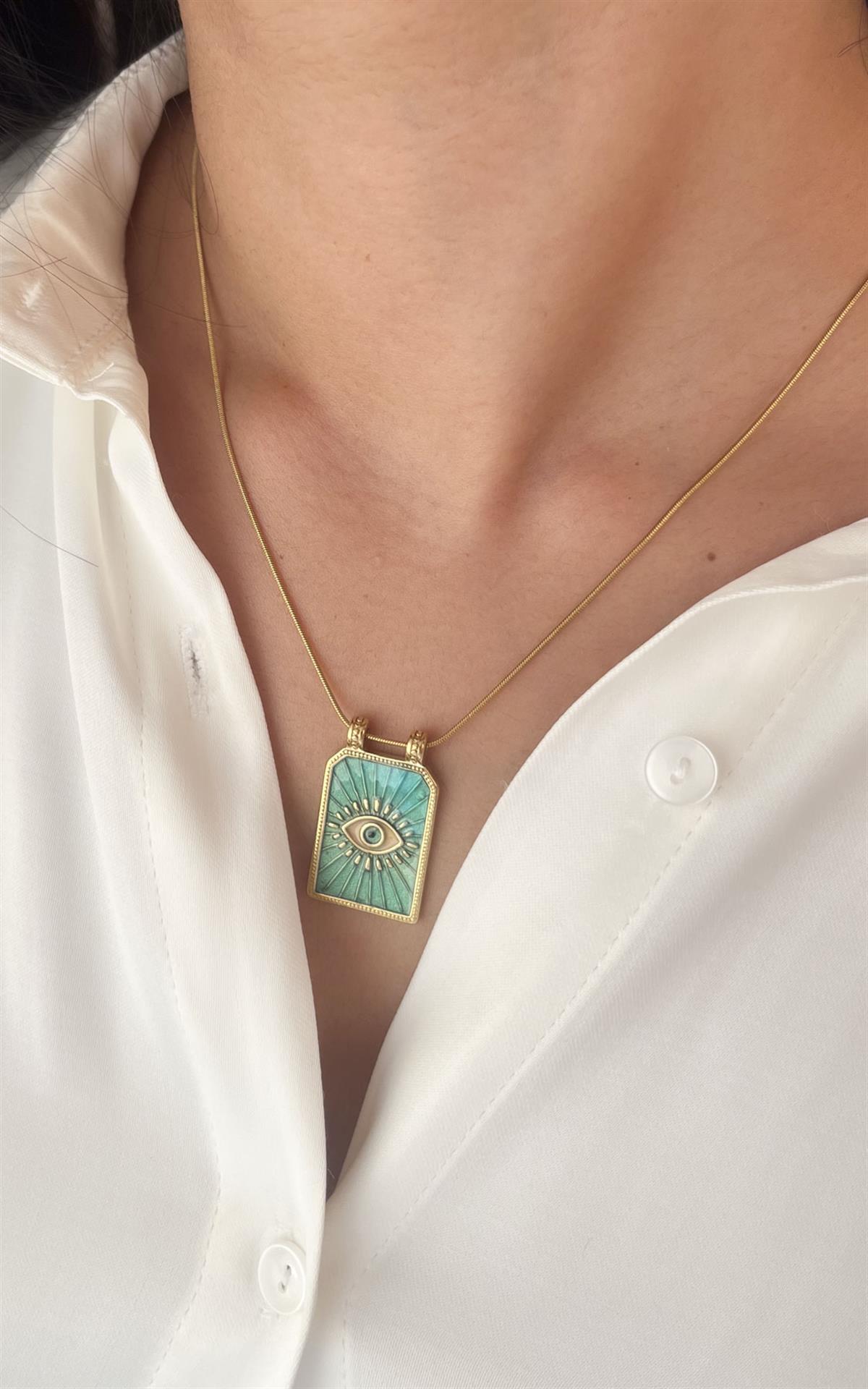 Plaka Üzeri Göz Figürlü Gold Çelik Kolye