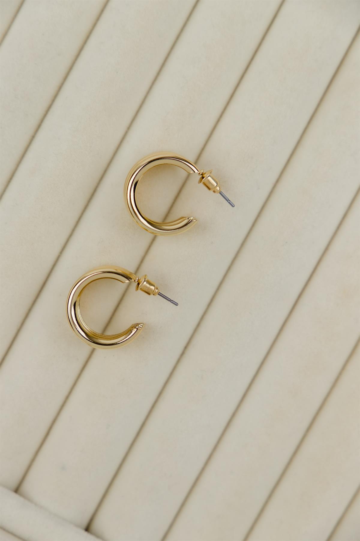 Sıralı Yarım Halka Gold Küpe