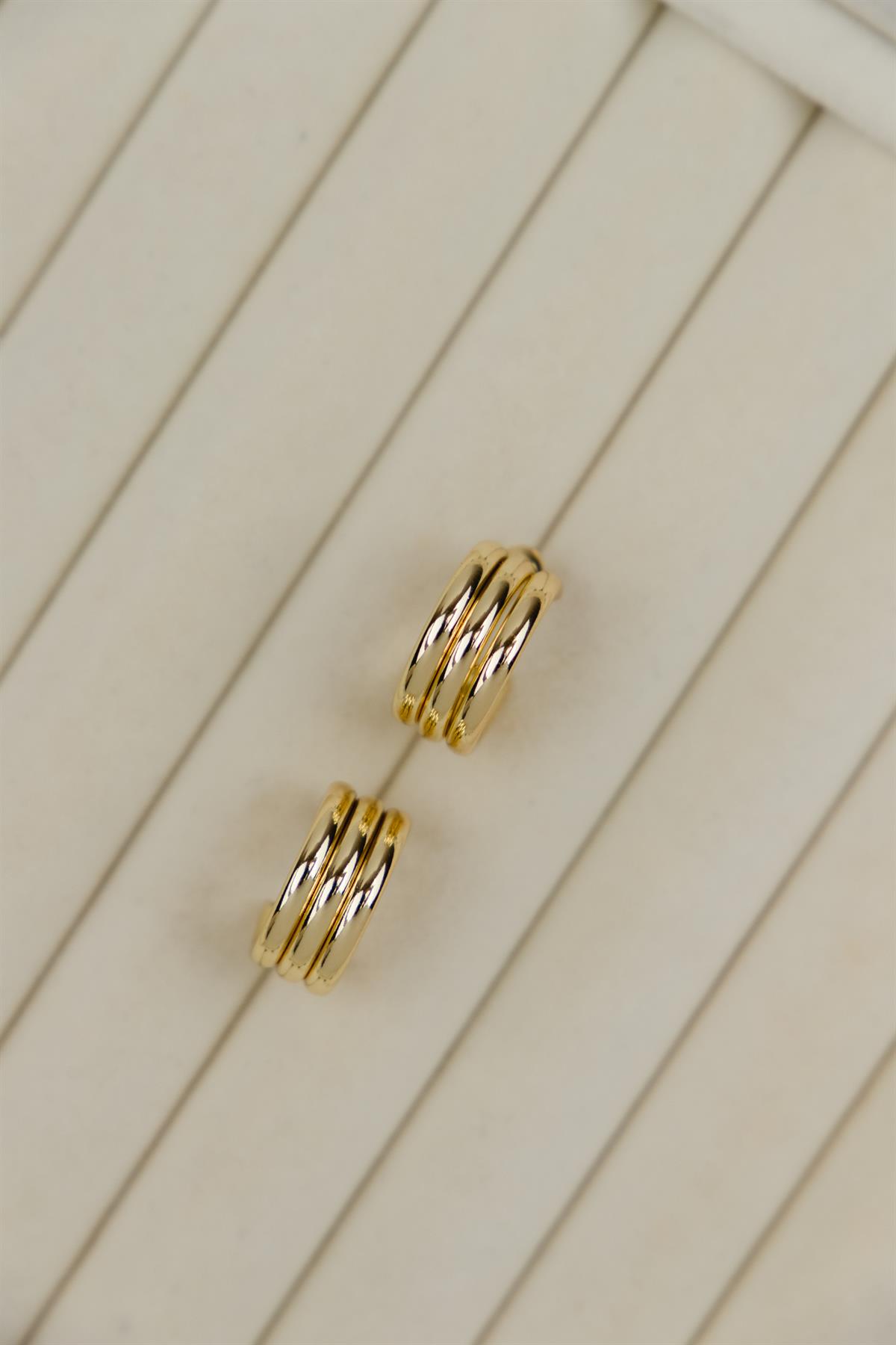 Sıralı Yarım Halka Gold Küpe