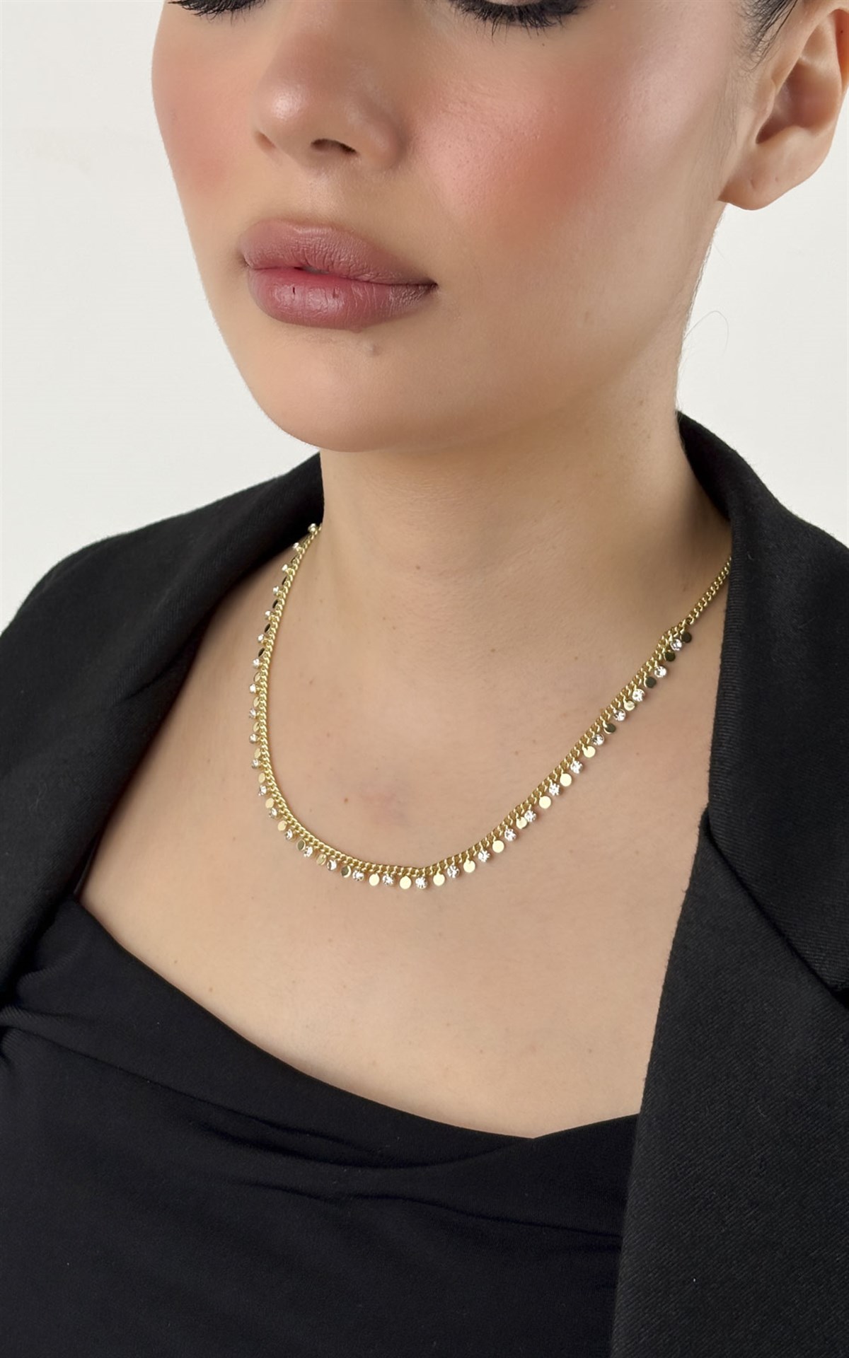 Taş ve Pul Sıralı Kolye