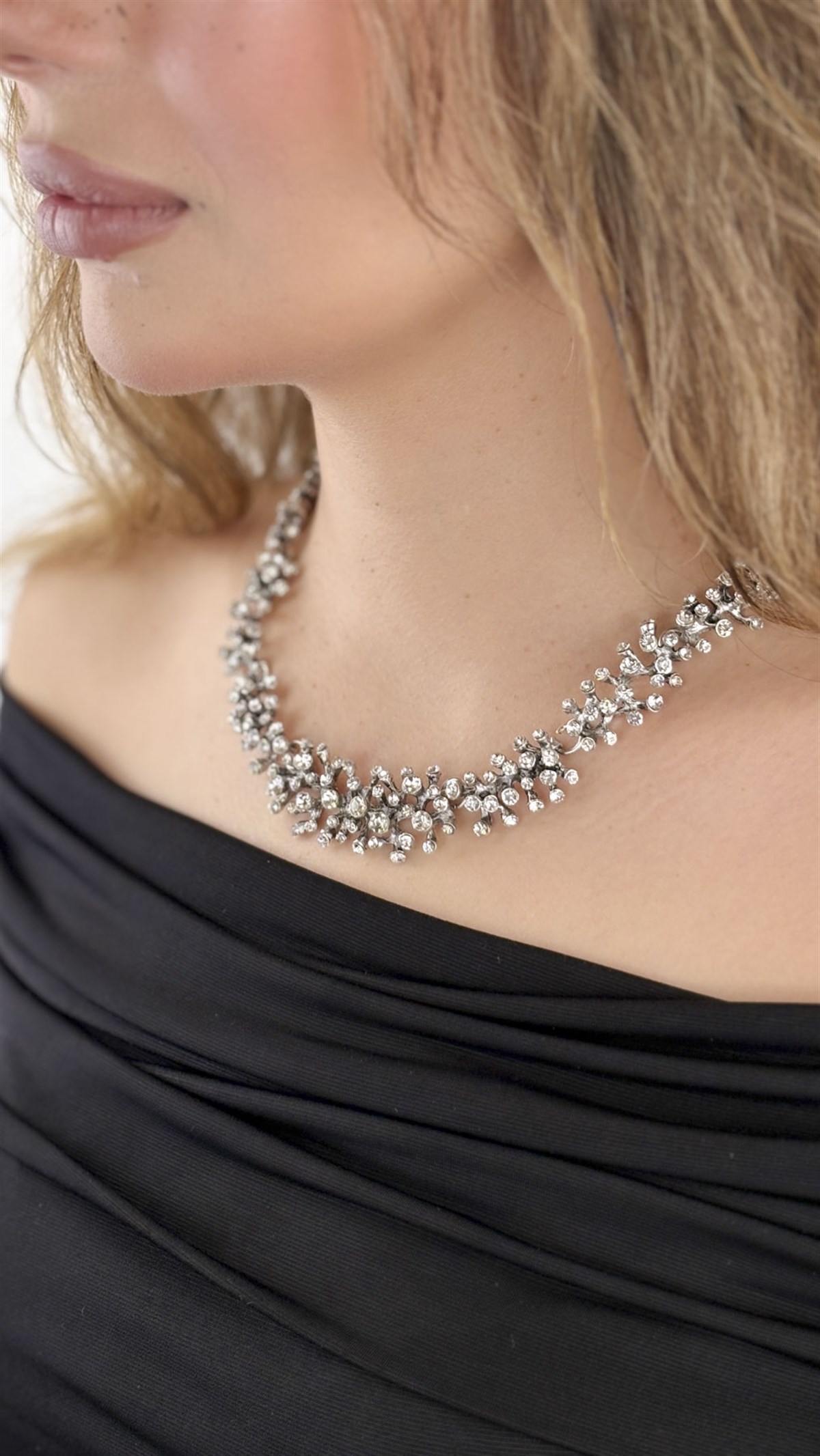 Taşlı Sarmal Kolye