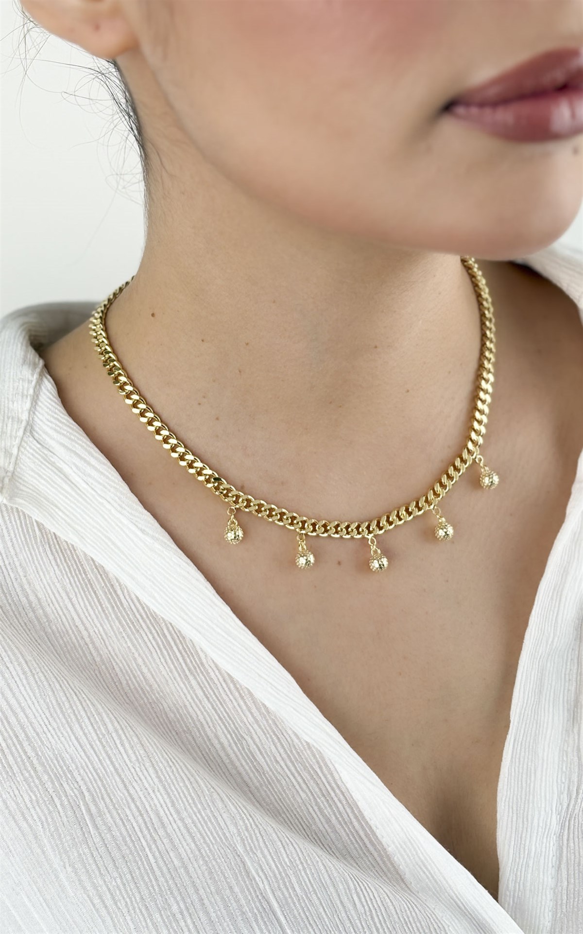 Topçuk Sıralı Yassı Zincirli Kolye