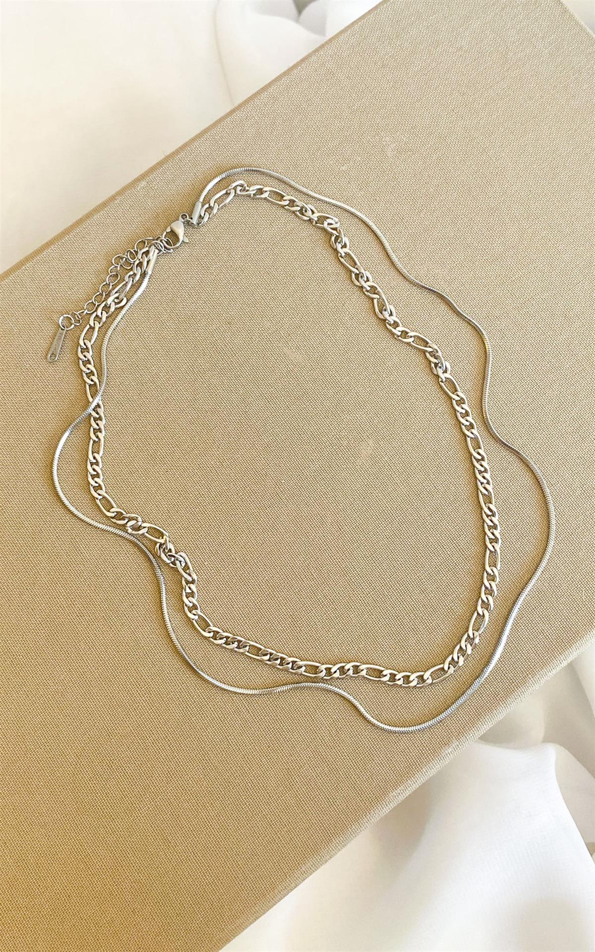 Yassı ve Yılan Zincirli Çift Sıra Gümüş Çelik Kolye