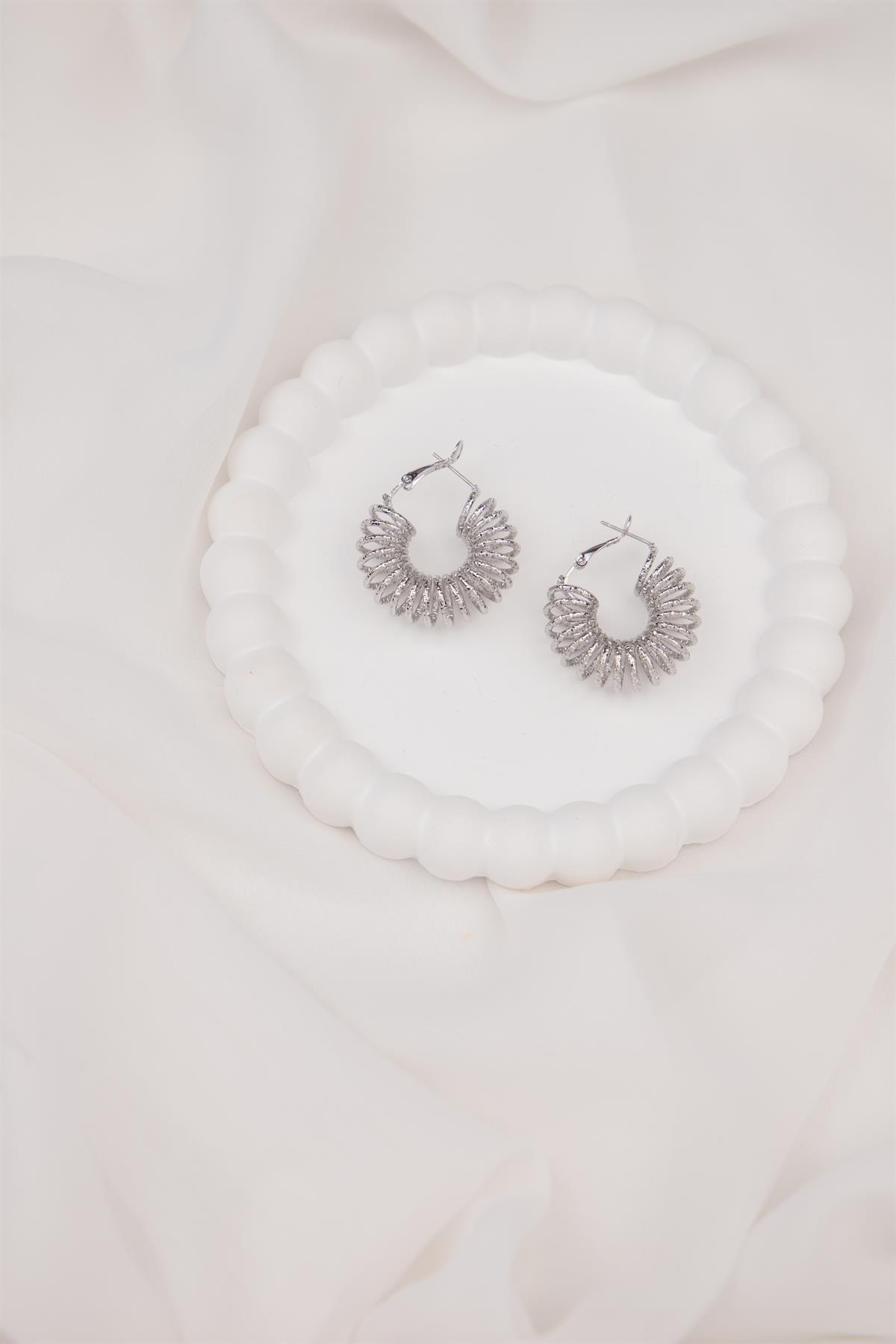 Yaylı Gümüş Halka Küpe