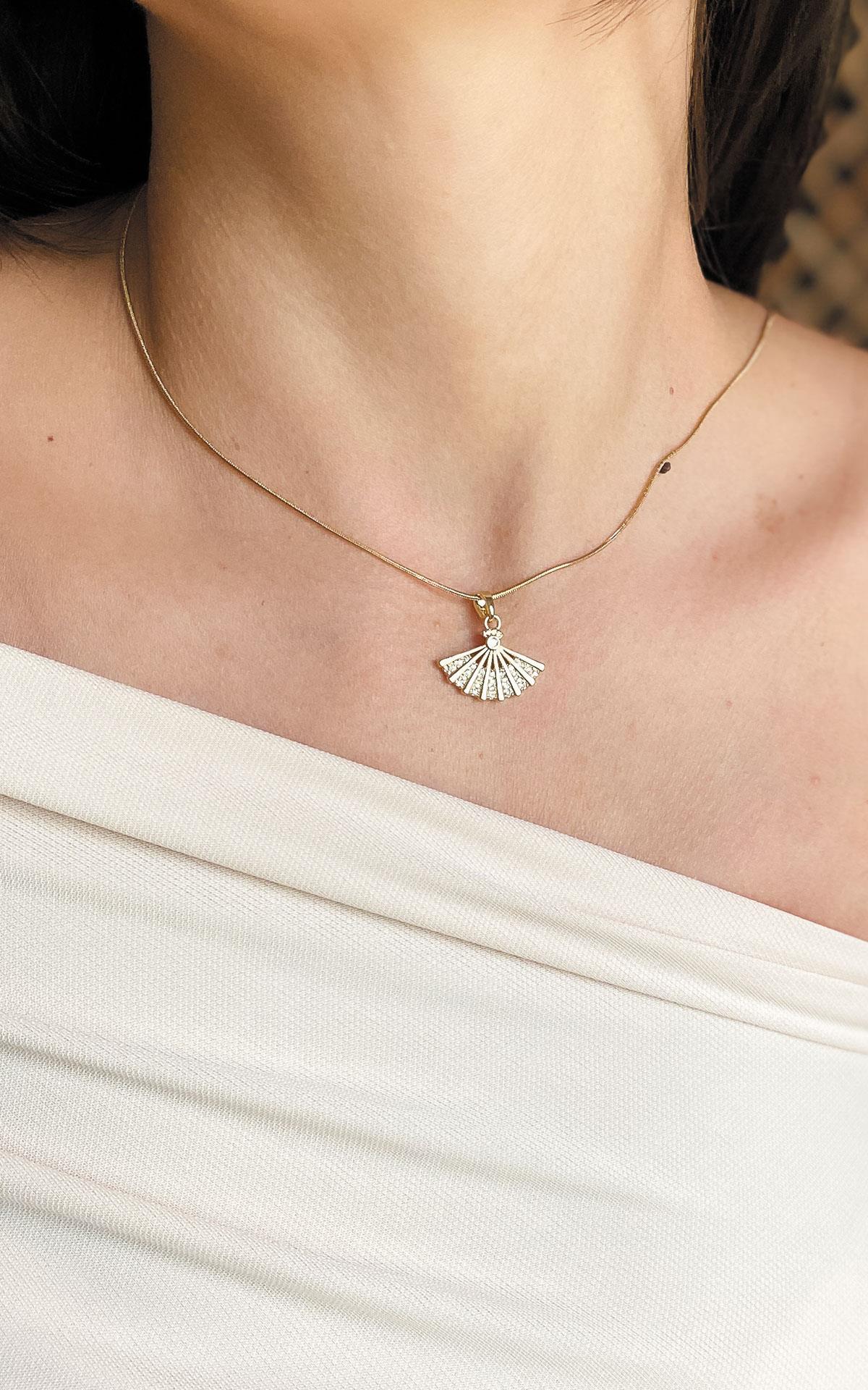 Yelpaze Figürlü Gold Çelik Kolye