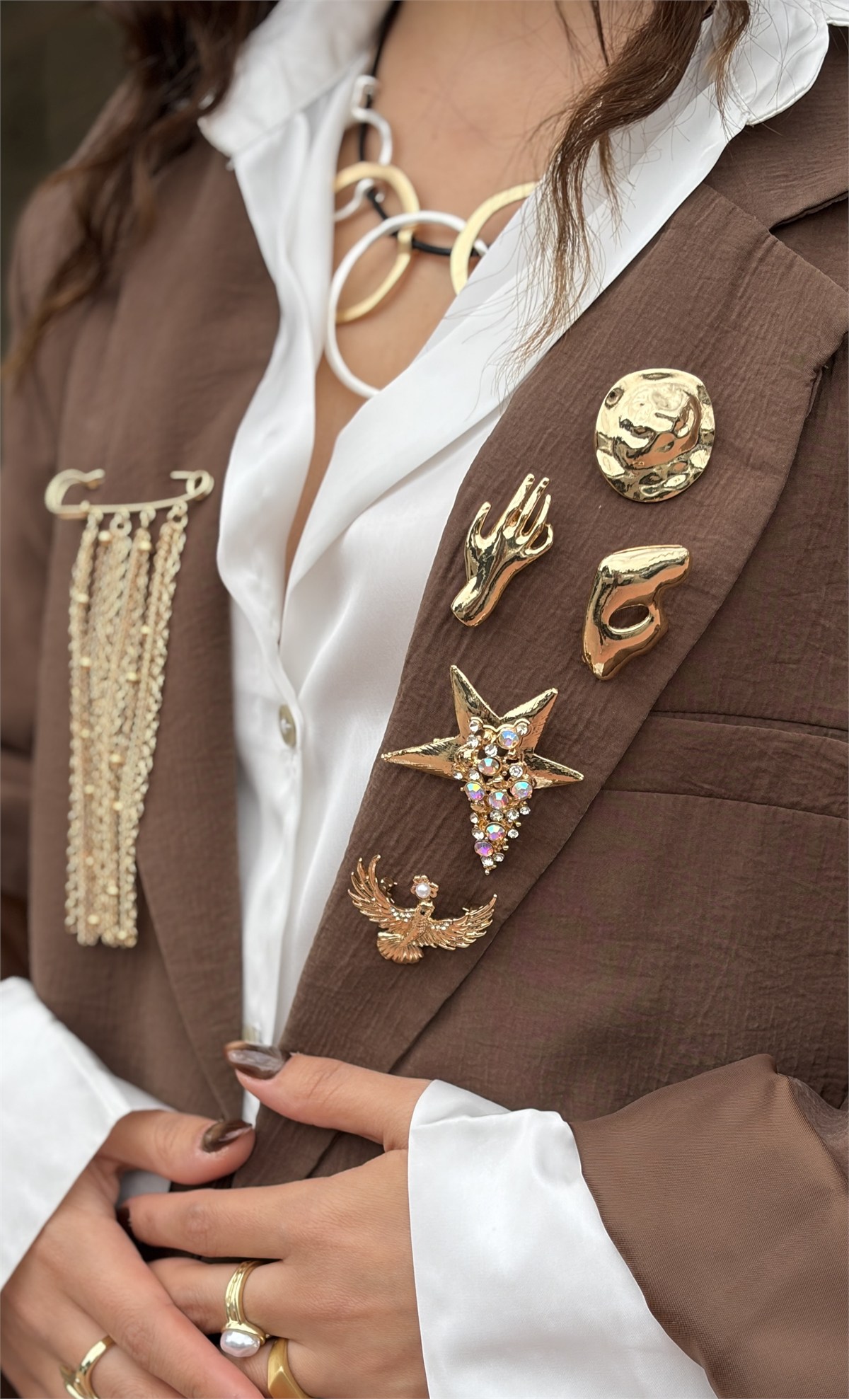 Yıldız Figürlü Taşlı Gold Broş