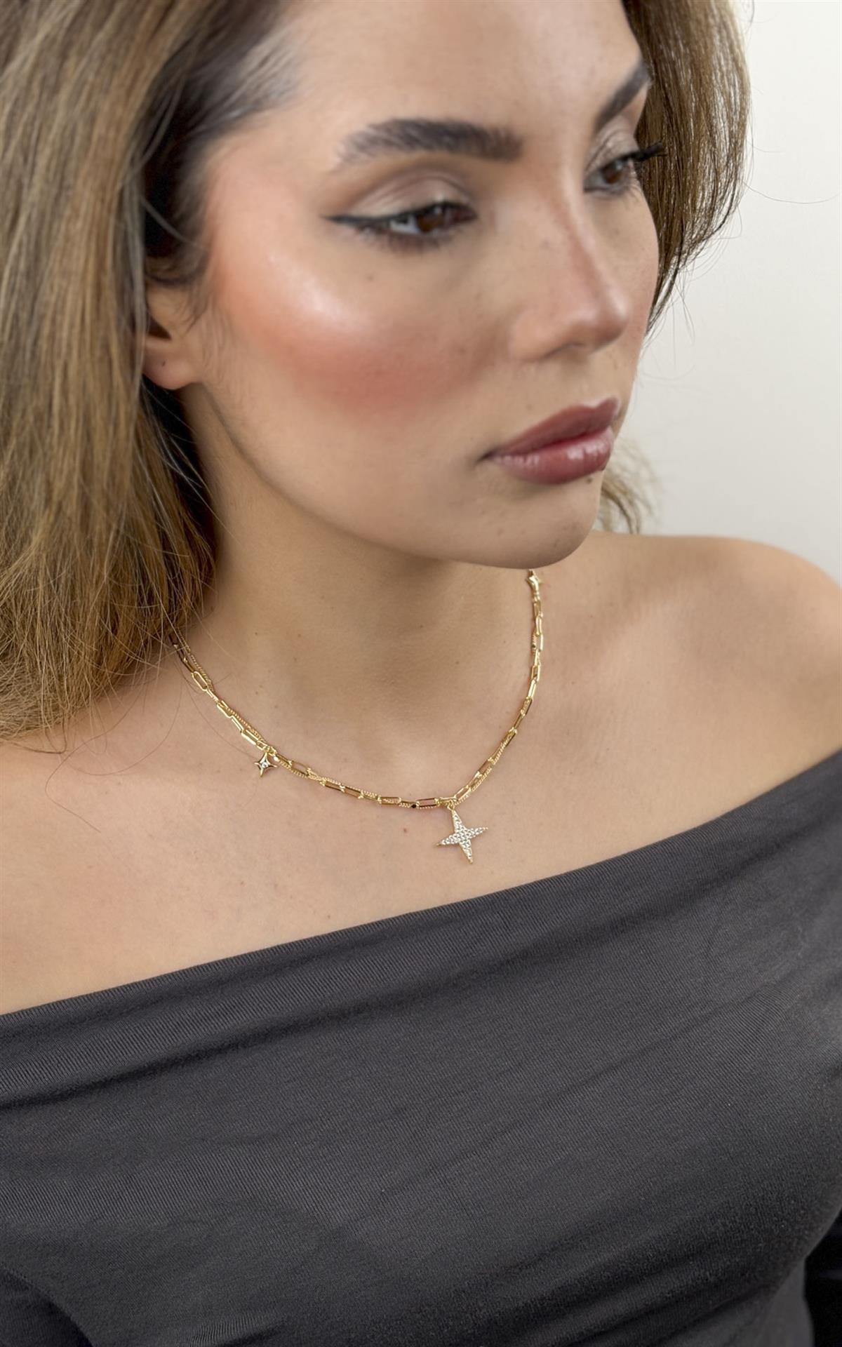 Yıldız Figürlü Taşlı Kolye