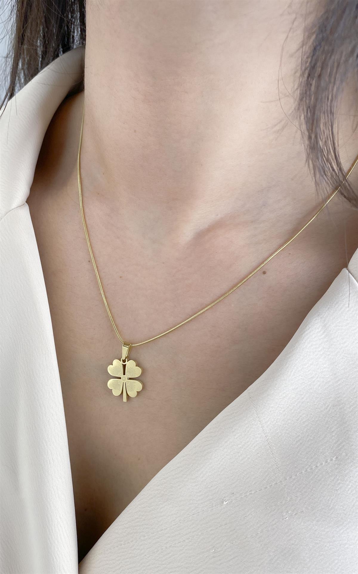 Yonca Figürlü Yılan Zincir Gold Çelik Kolye