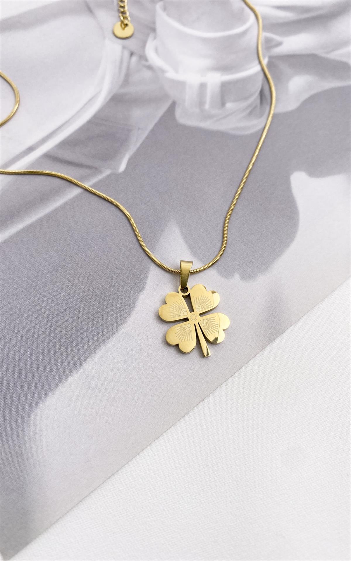 Yonca Figürlü Yılan Zincir Gold Çelik Kolye