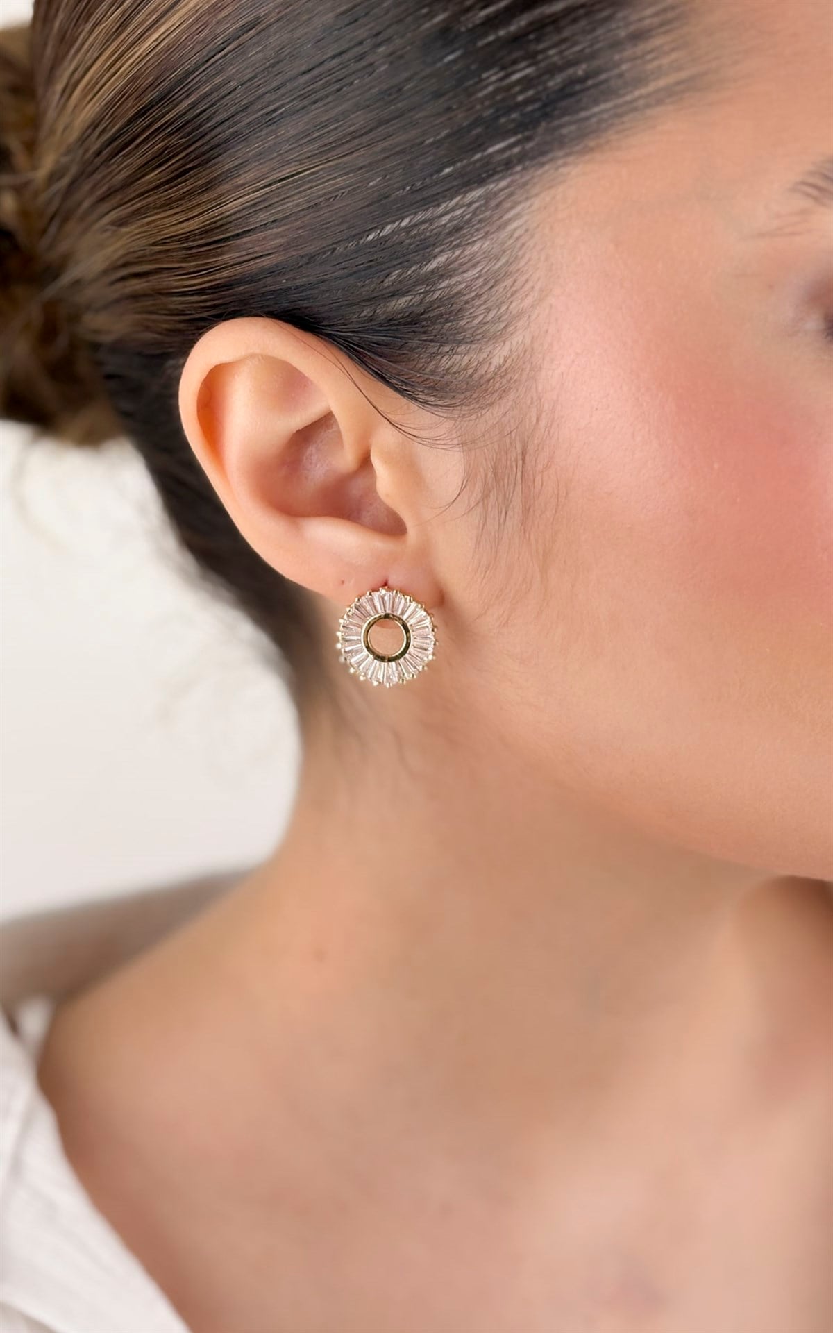 Yuvarlak Baget Taşlı Küpe