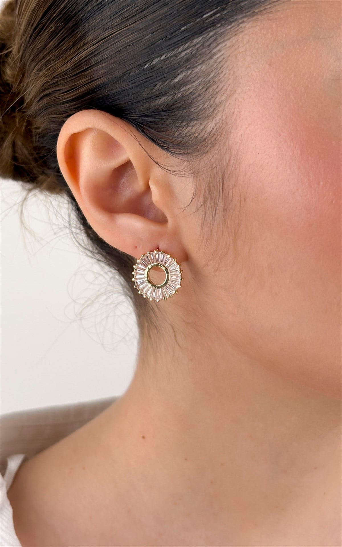 Yuvarlak Baget Taşlı Küpe