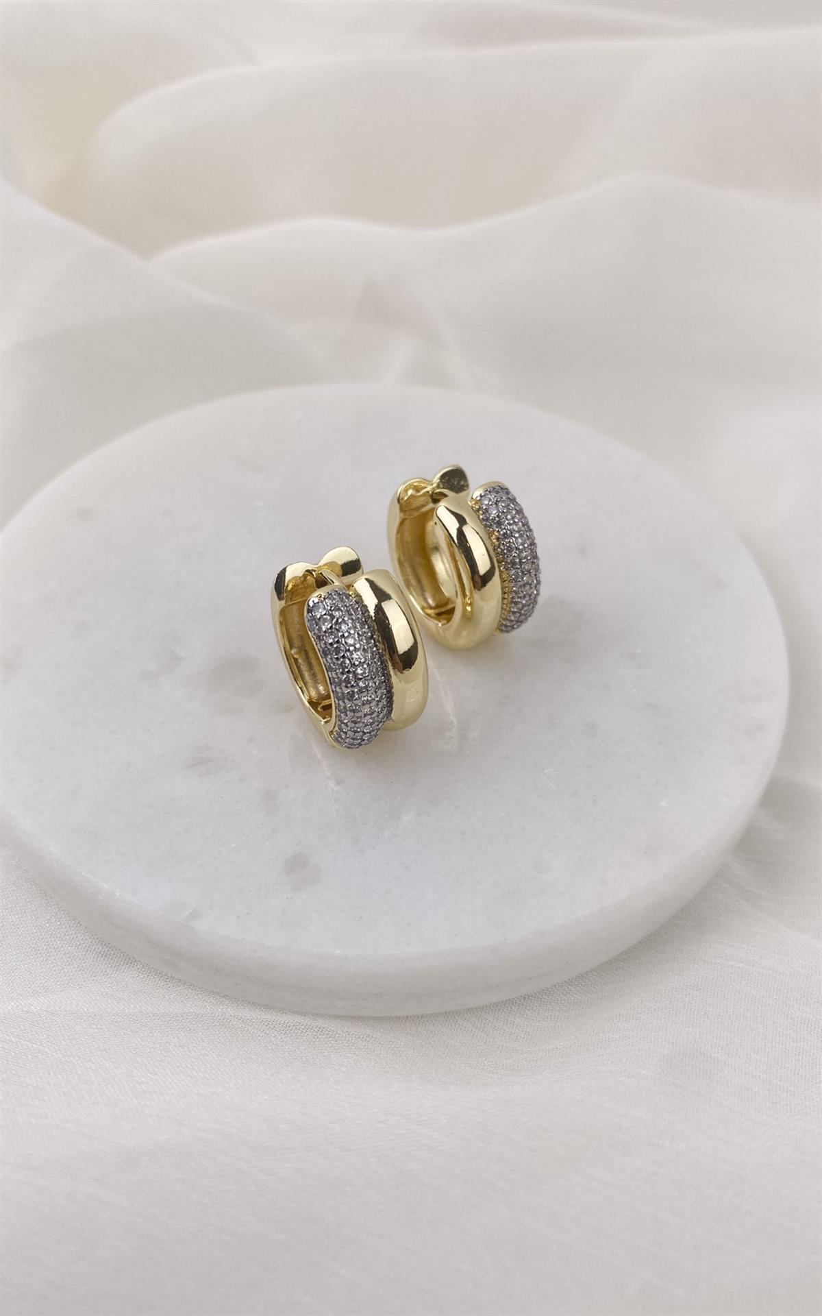 Zirkon Taşlı Çift Sıra Görünümlü Gold Gümüş Halka Küpe