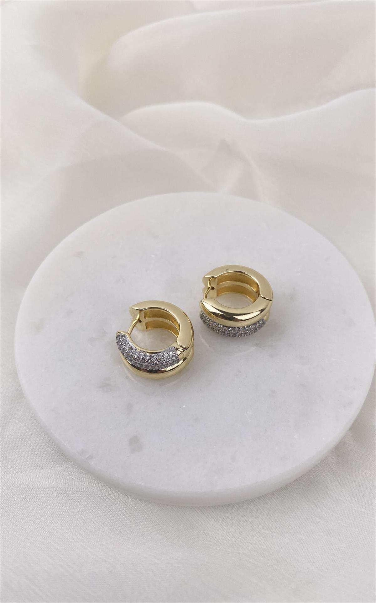 Zirkon Taşlı Çift Sıra Görünümlü Gold Gümüş Halka Küpe