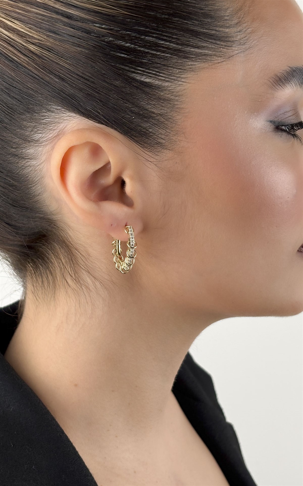 Zirkon Taşlı Halkalı Oval Formlu Halka Küpe