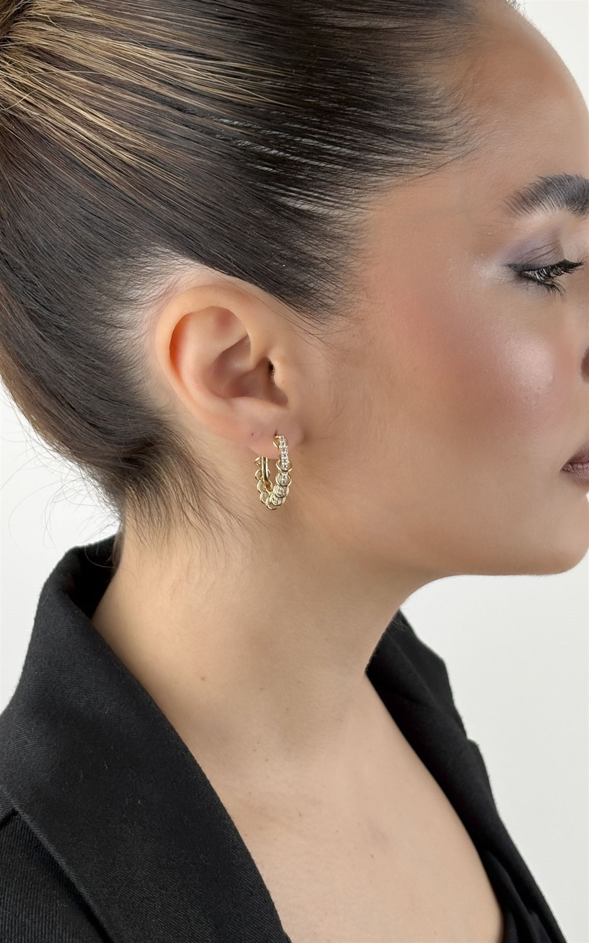 Zirkon Taşlı Halkalı Oval Formlu Halka Küpe