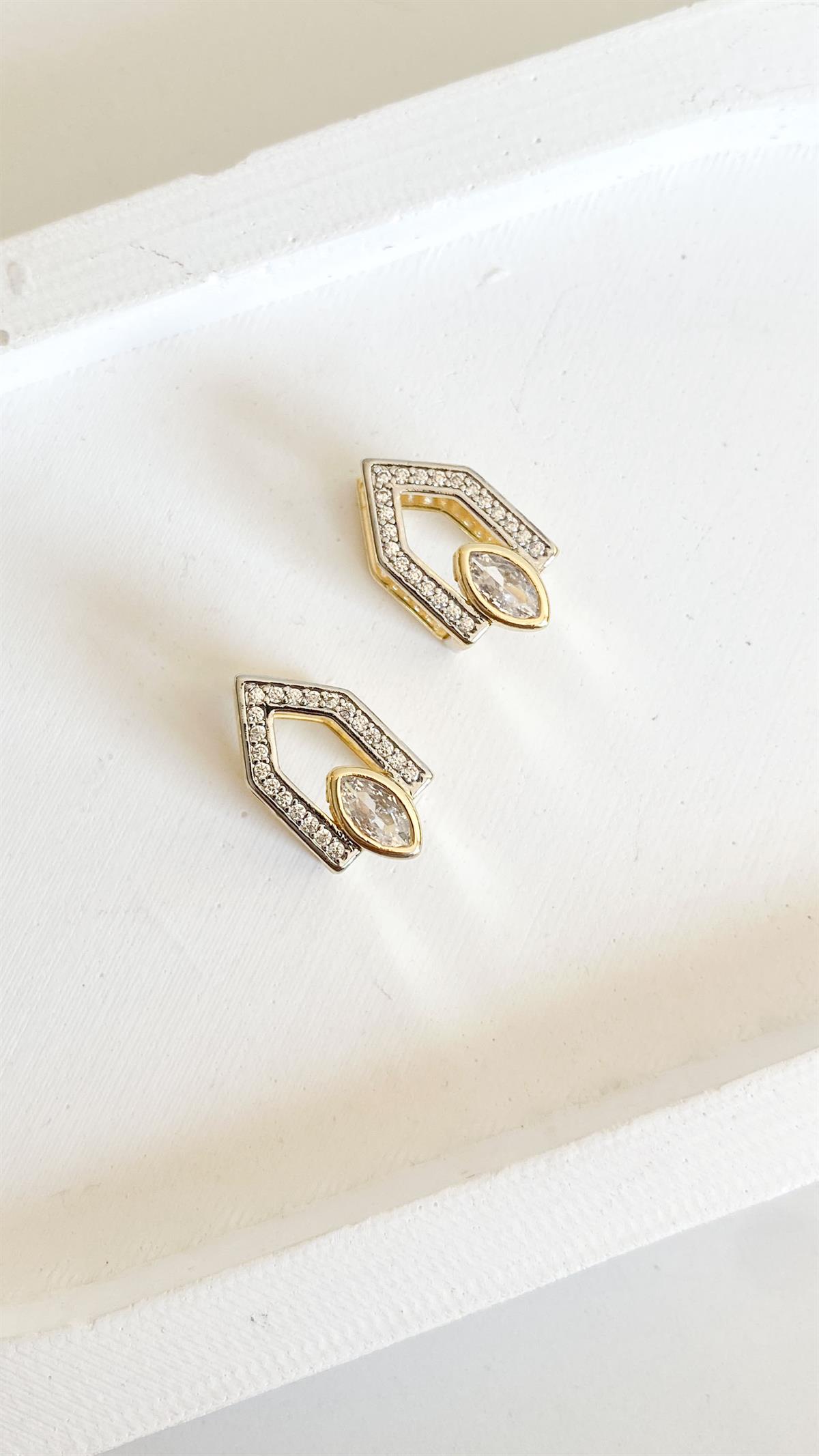 Zirkon Taşlı Oval Taş Detaylı Gold Gümüş Halka Küpe