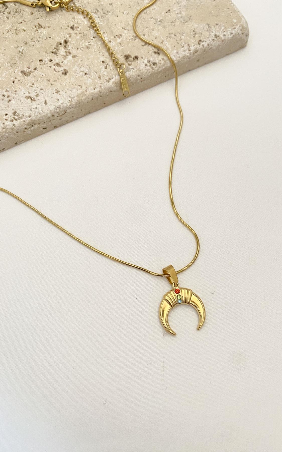 Ay Figürlü Renkli Taş Detaylı Gold Çelik Kolye