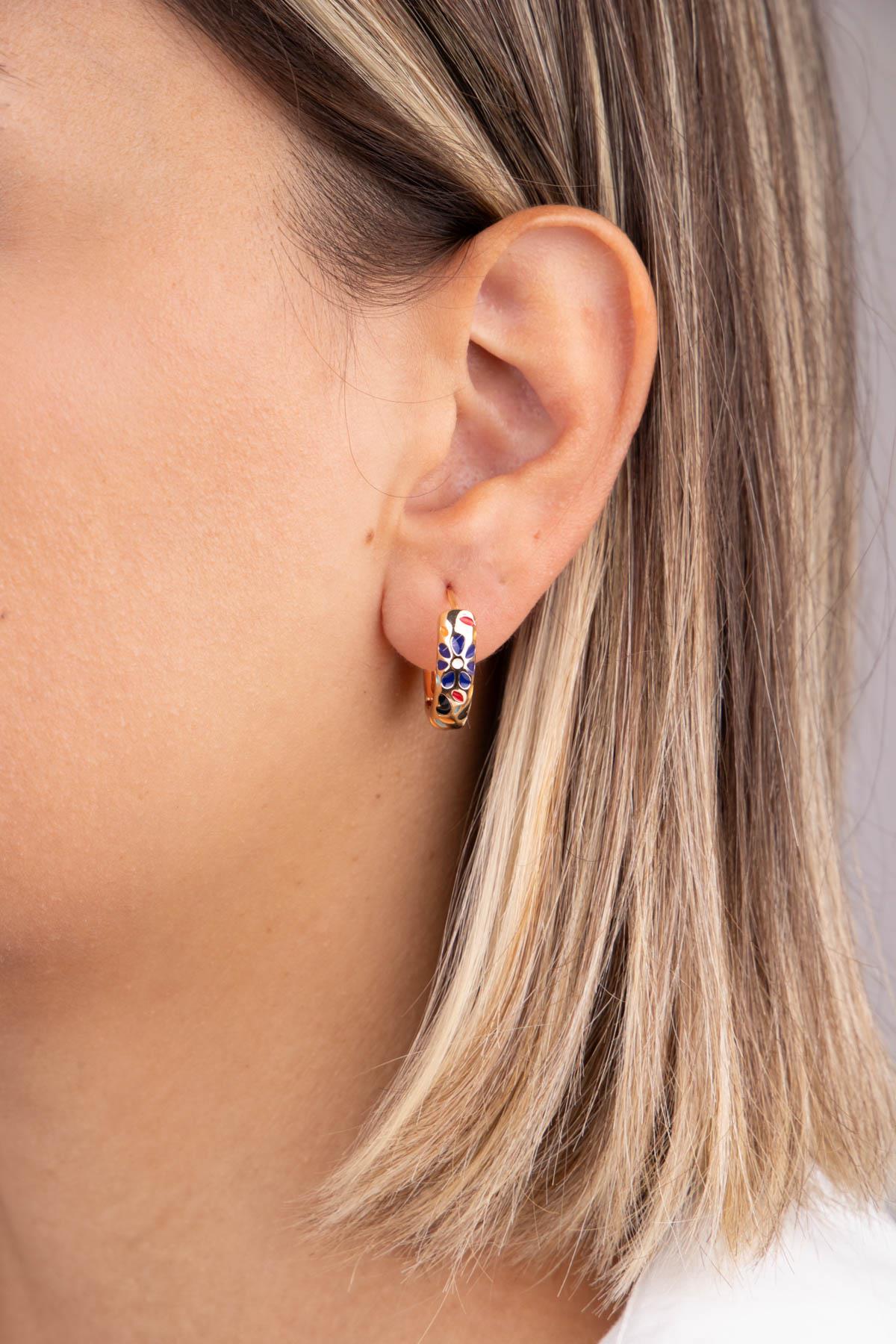 Çiçek Desenli 1.5cm Lacivert Halka Küpe