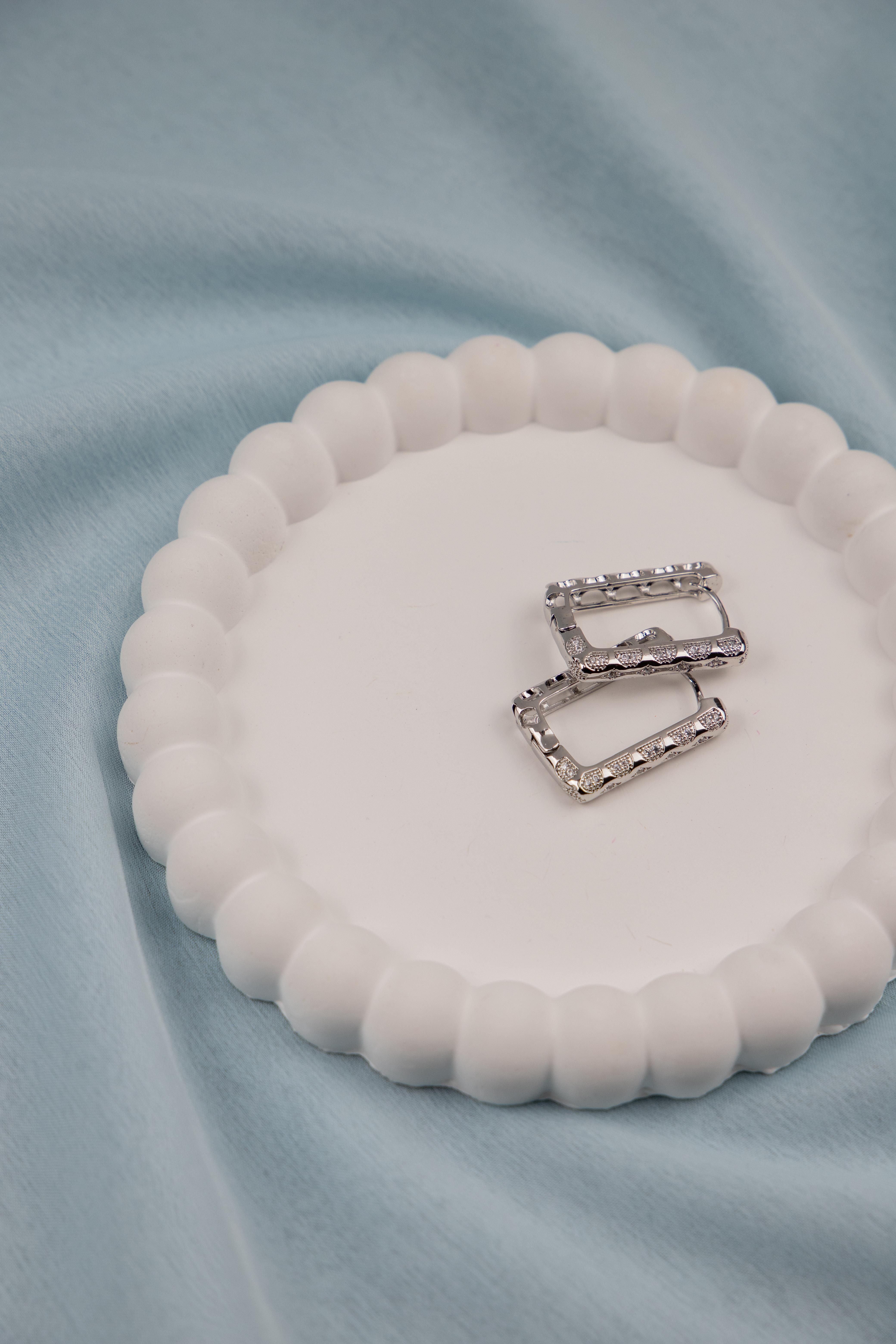 Dikdörtgen Zirkon Taş Detaylı Gümüş Halka Küpe