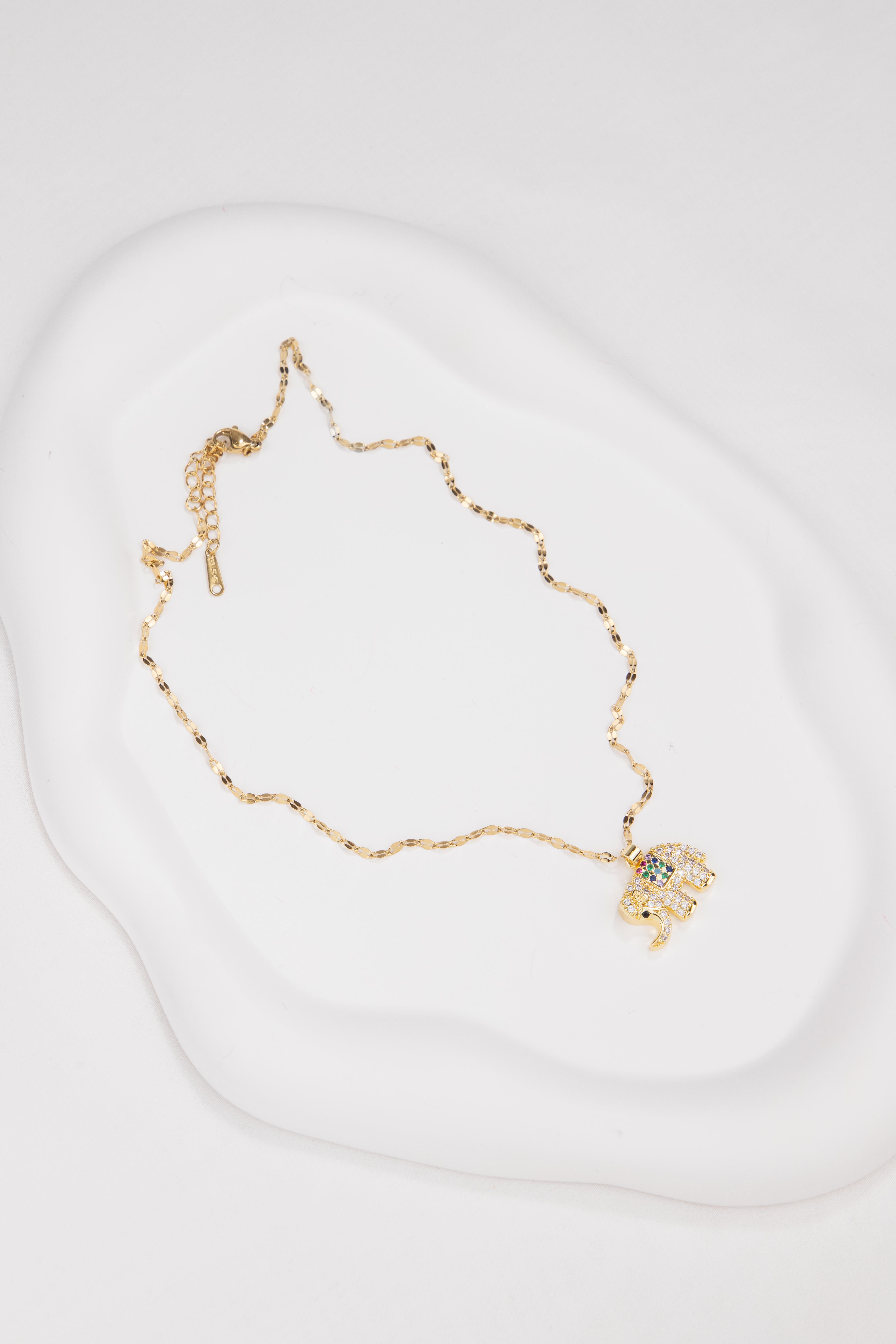 Fil Figürlü Gold Çelik Kolye