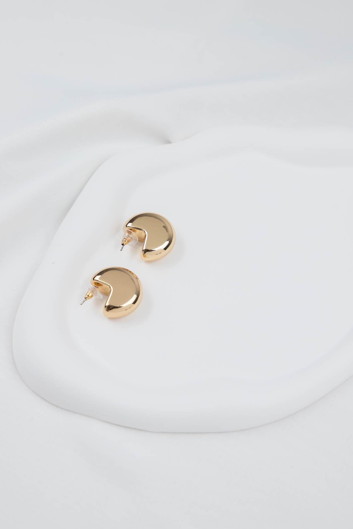 Geometrik Formlu Gold Yarım Halka Küpe