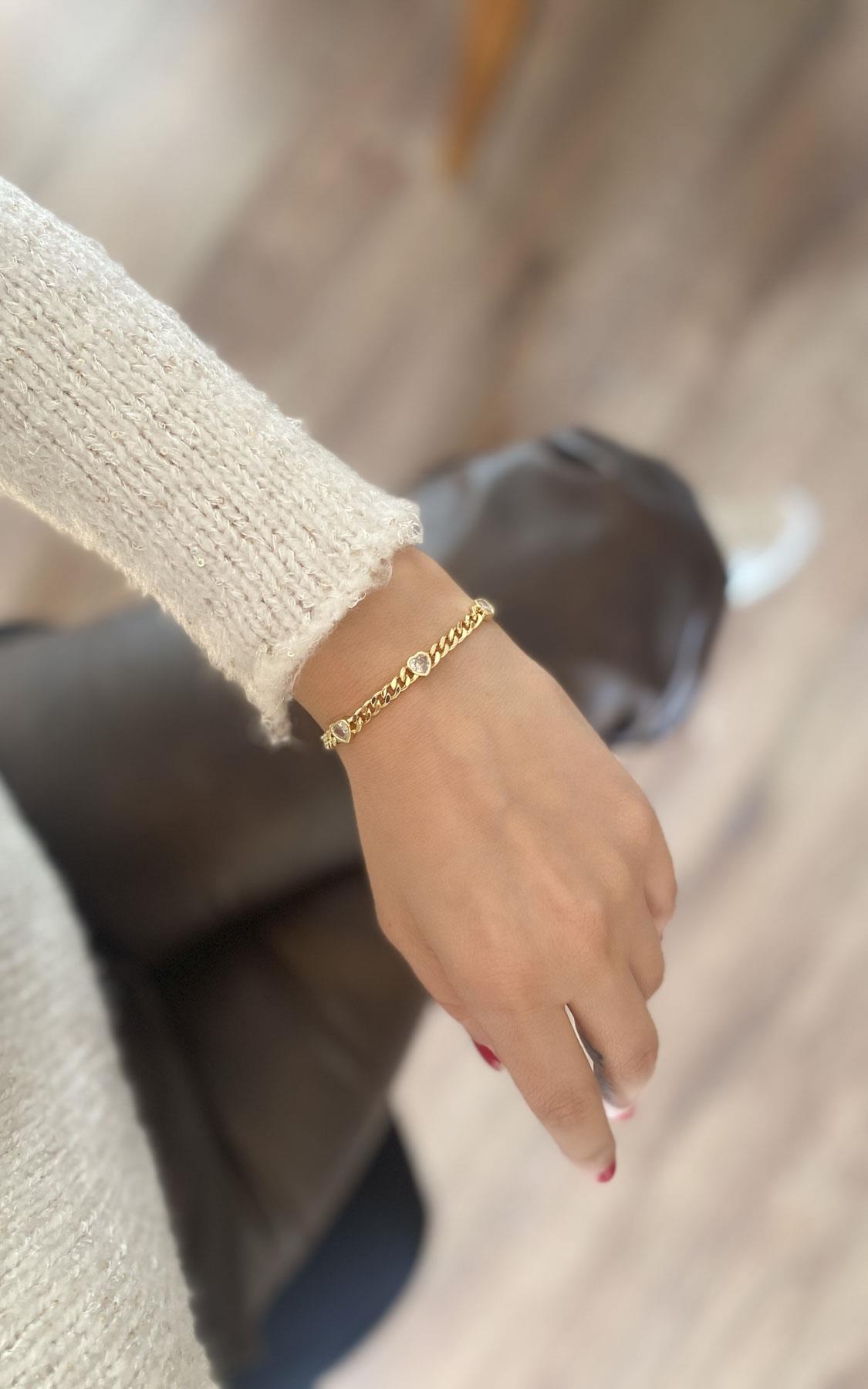 Kalp Detaylı Taşlı Yassı Zincir Gold Bileklik