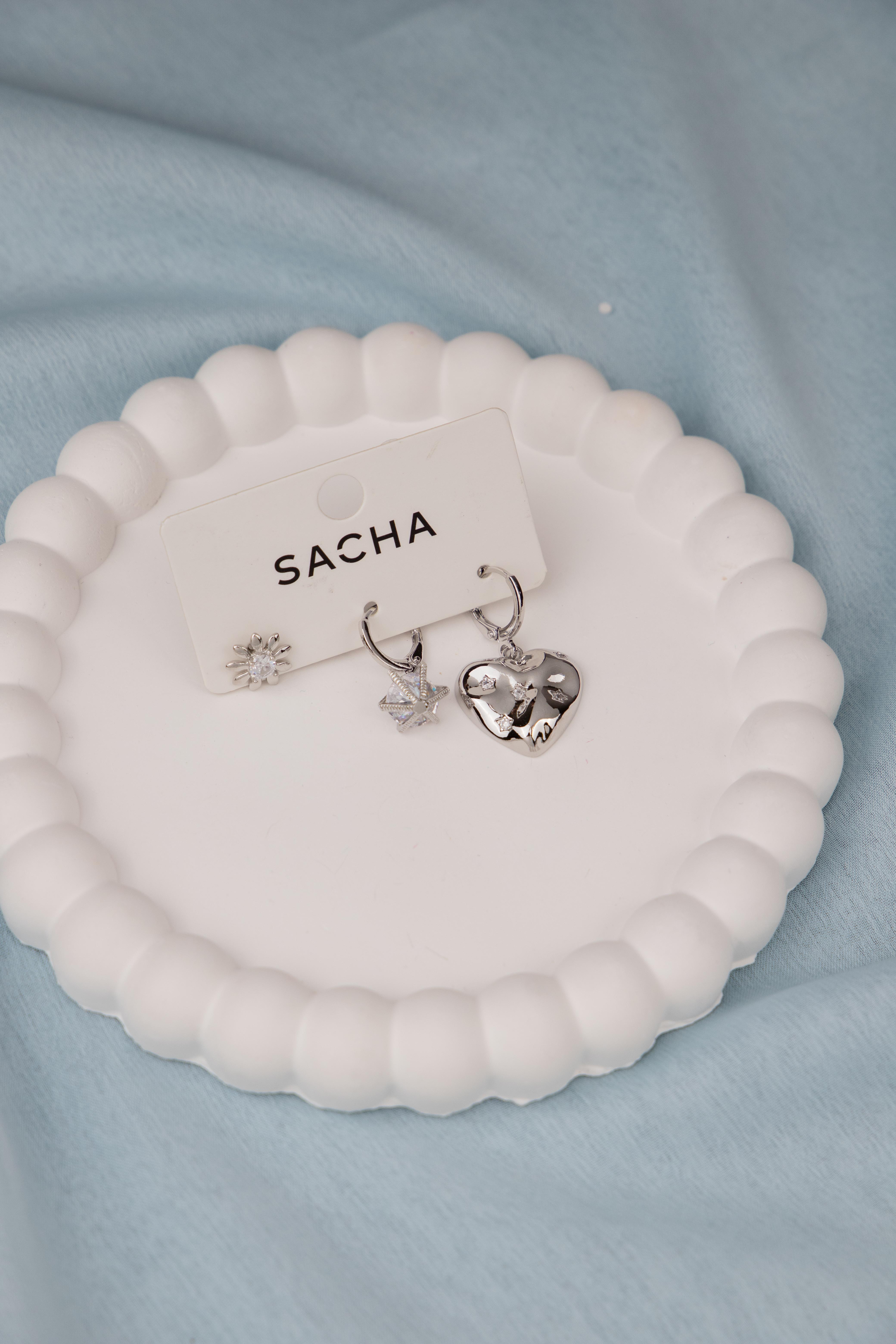 Kalp ve Çiçek Figürlü Gümüş Set Küpe