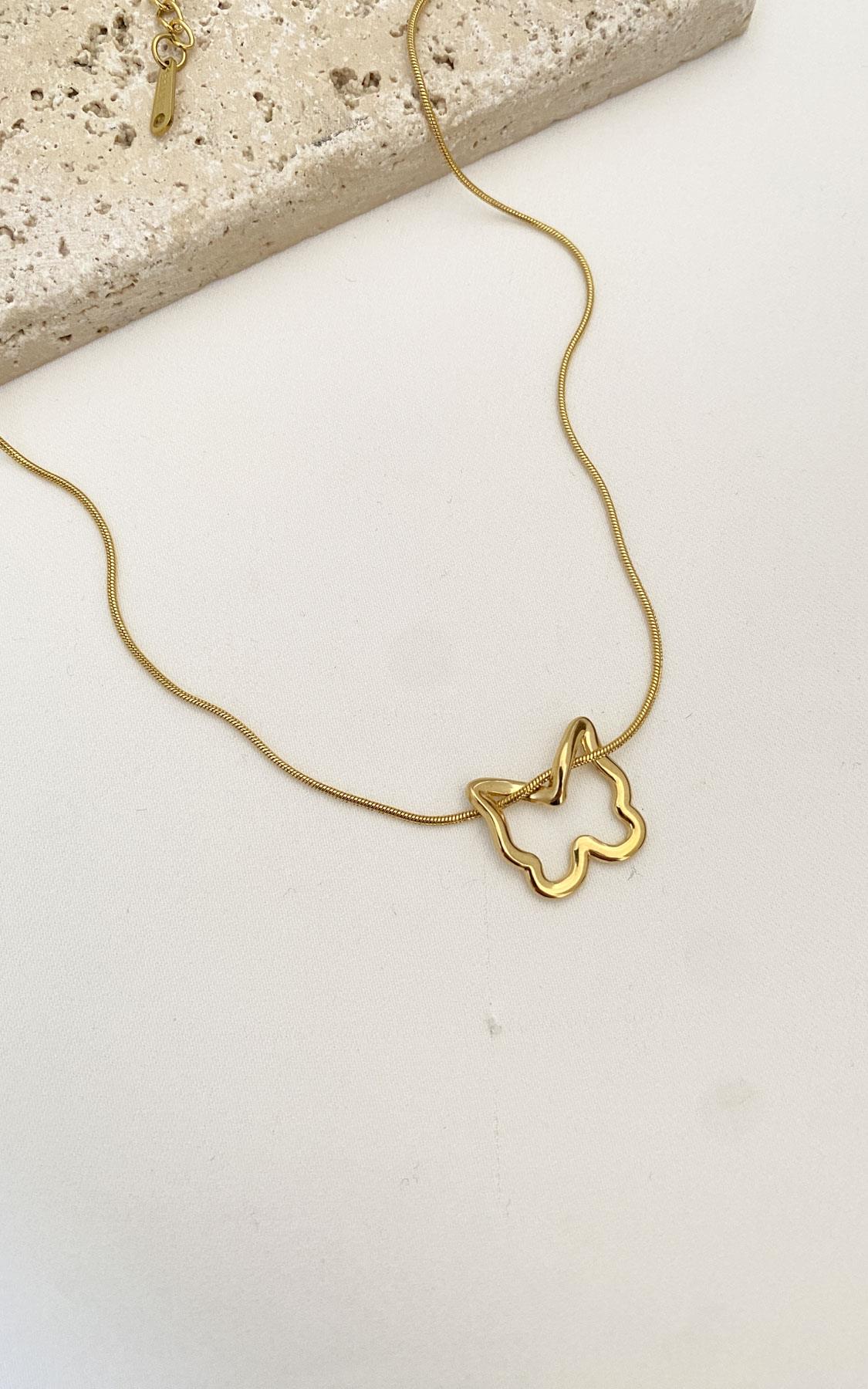 Kelebek Figürlü Gold Çelik Kolye