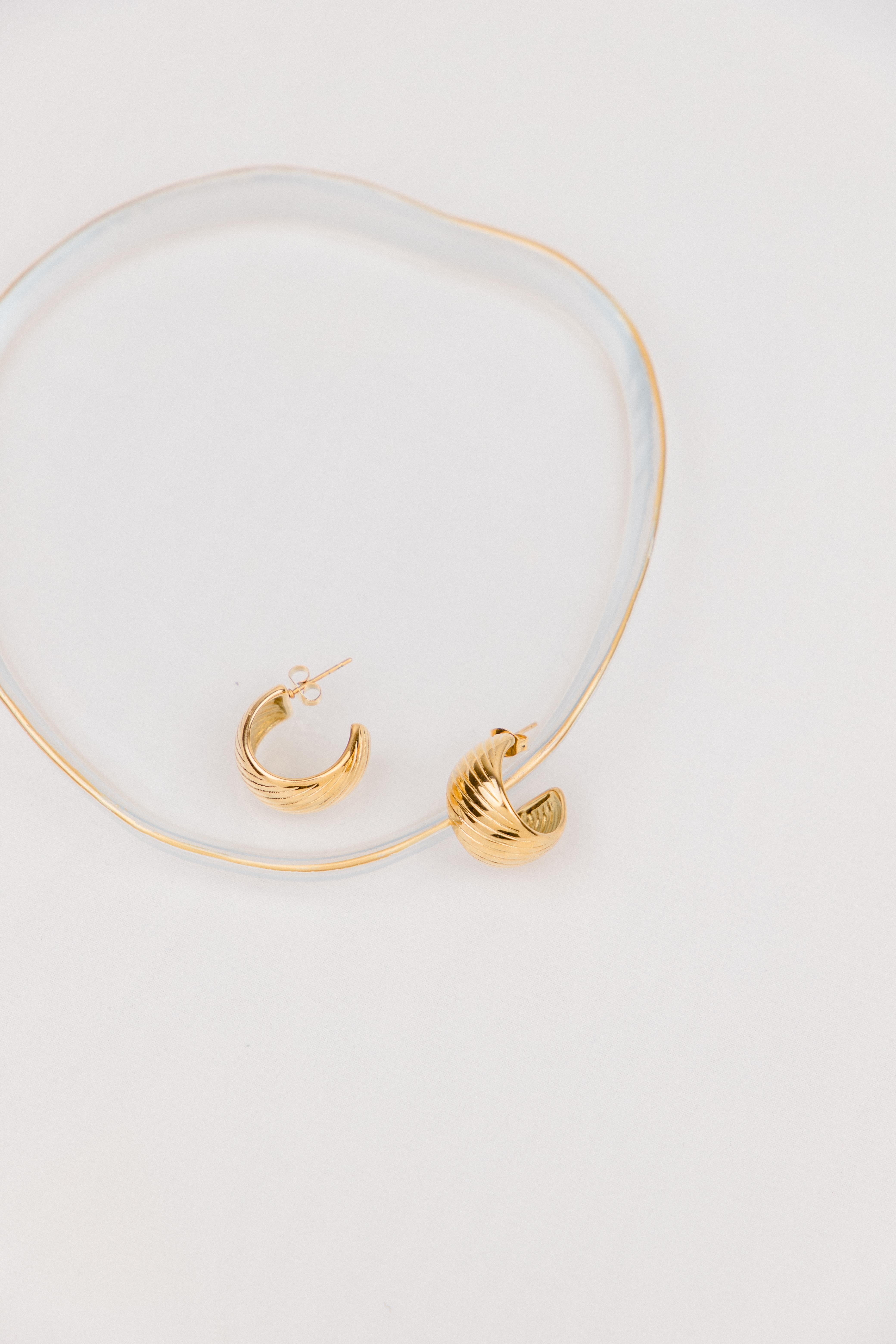 Şerit Gold Çelik Yarım Halka Küpe