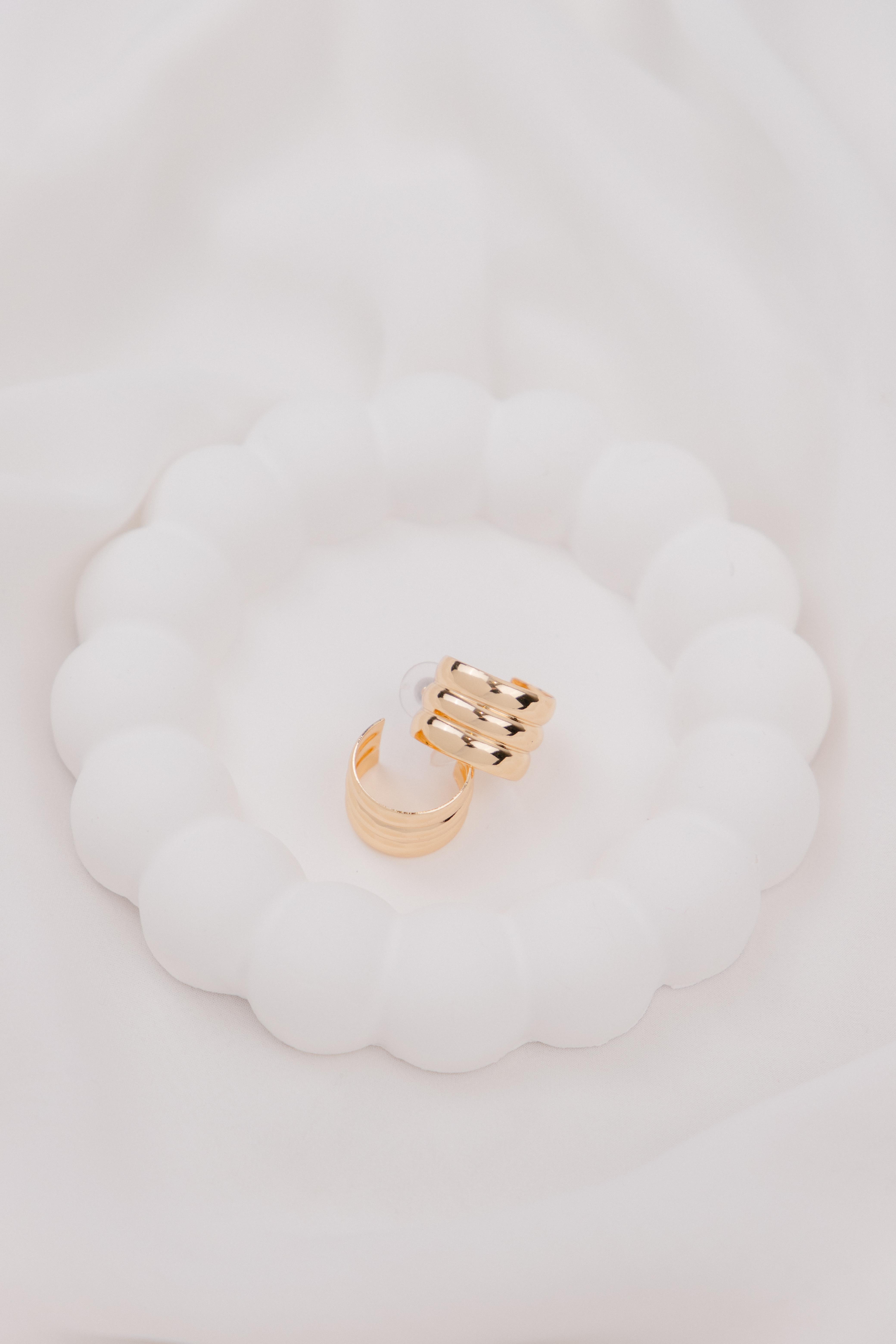 Sıralı Gold Yarım Halka Küpe