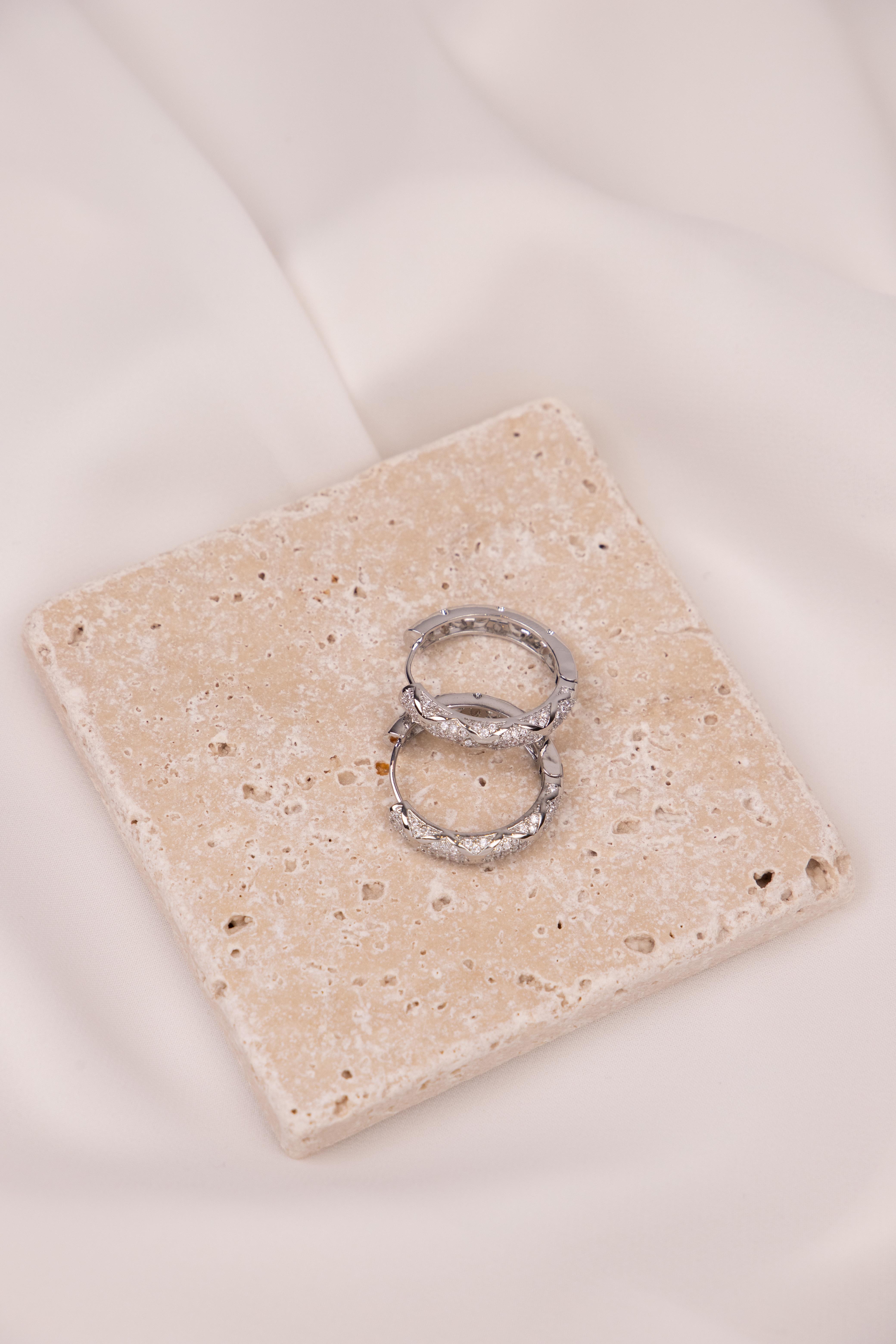 Zirkon Taşlı Gümüş Halka Küpe