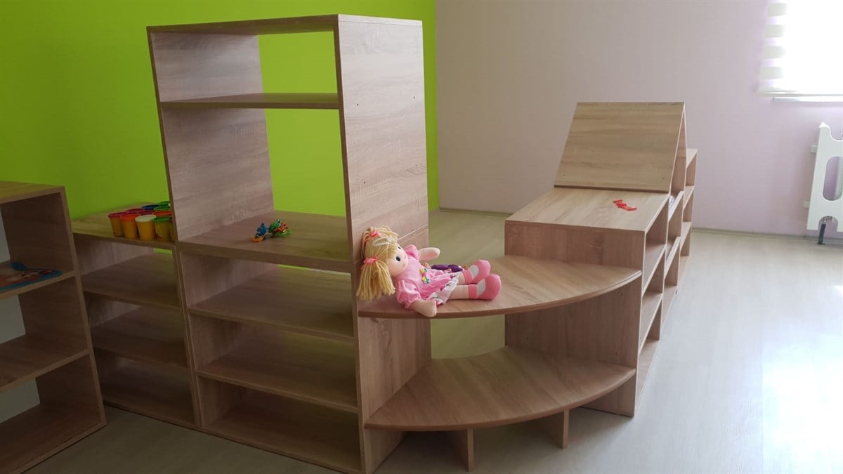 Anaokulu Köşe Dolap