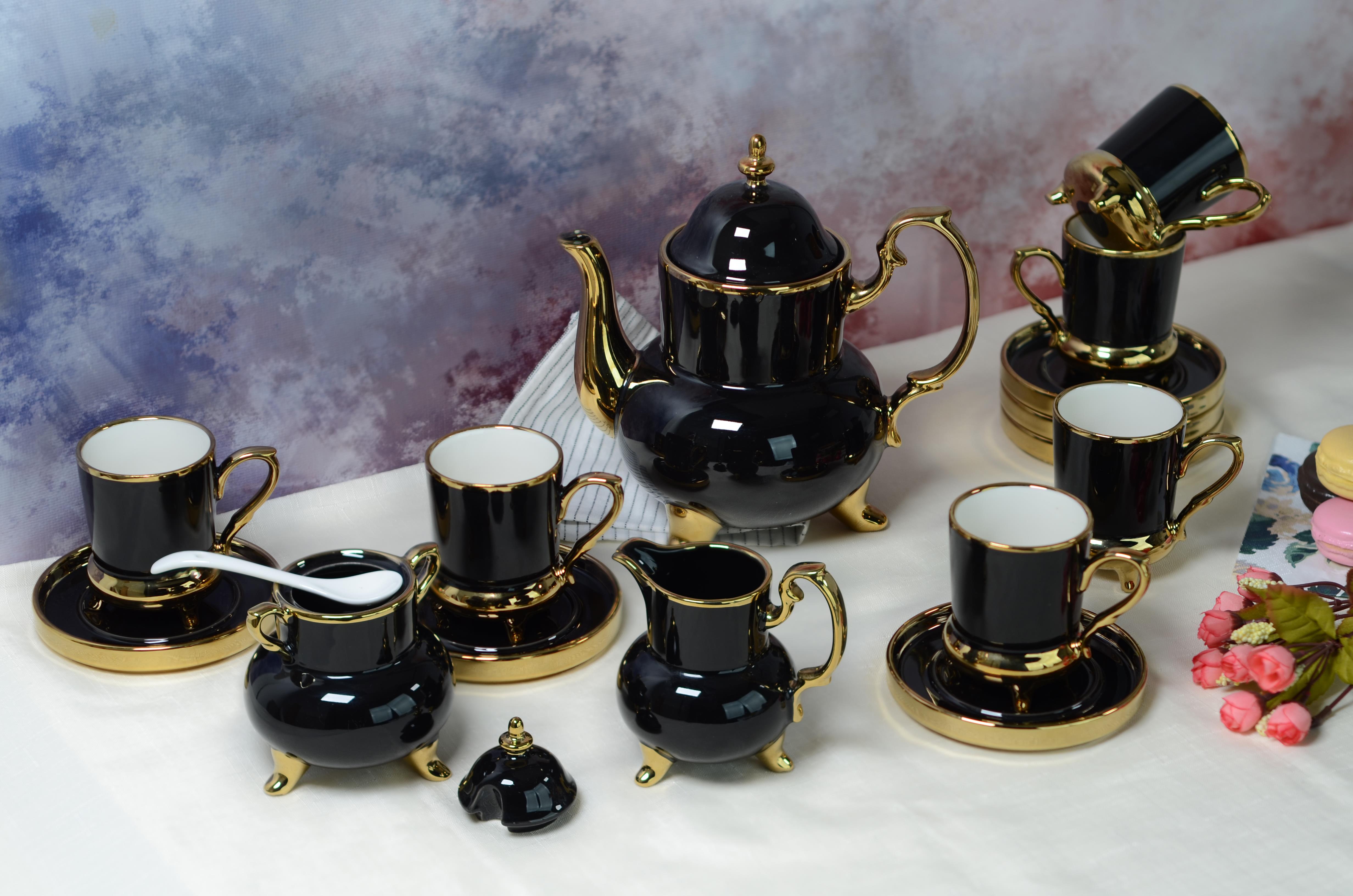 PAÇİ-18 PARÇA PORSELEN ÇAY SETİ