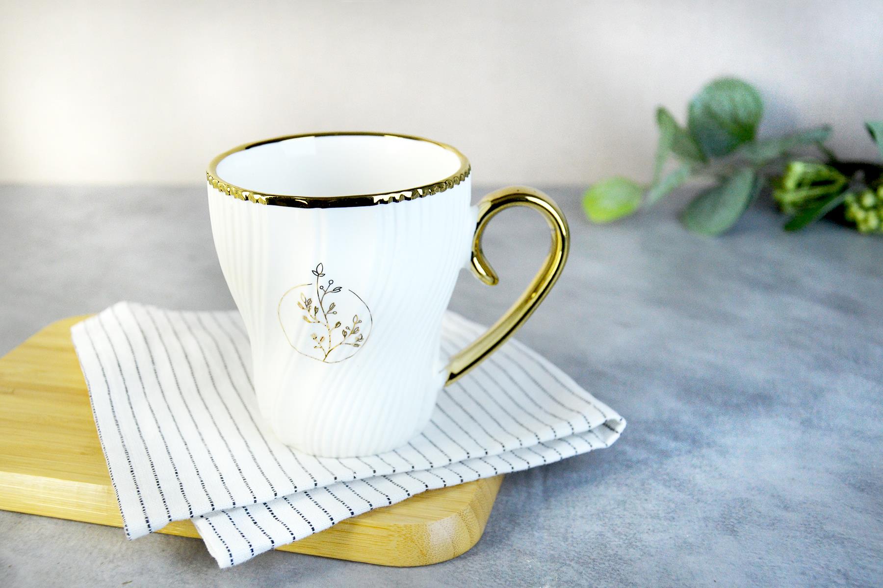 PAÇİ-JULİA YALDIZLI BEYAZ PORSELEN KUPA