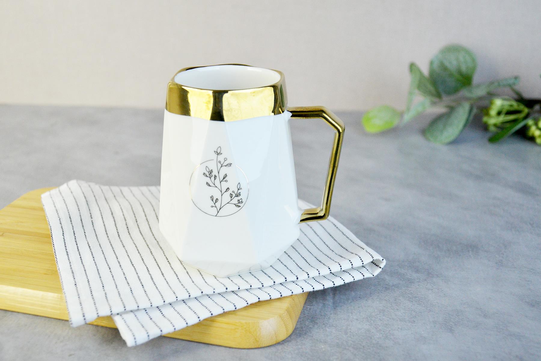 PAÇİ-LARA YALDIZLI BEYAZ PORSELEN KUPA