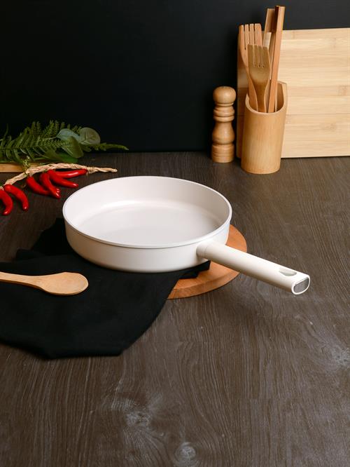 BELARİVA-24 CM BEYAZ SİLİKON SAPLI TAVA