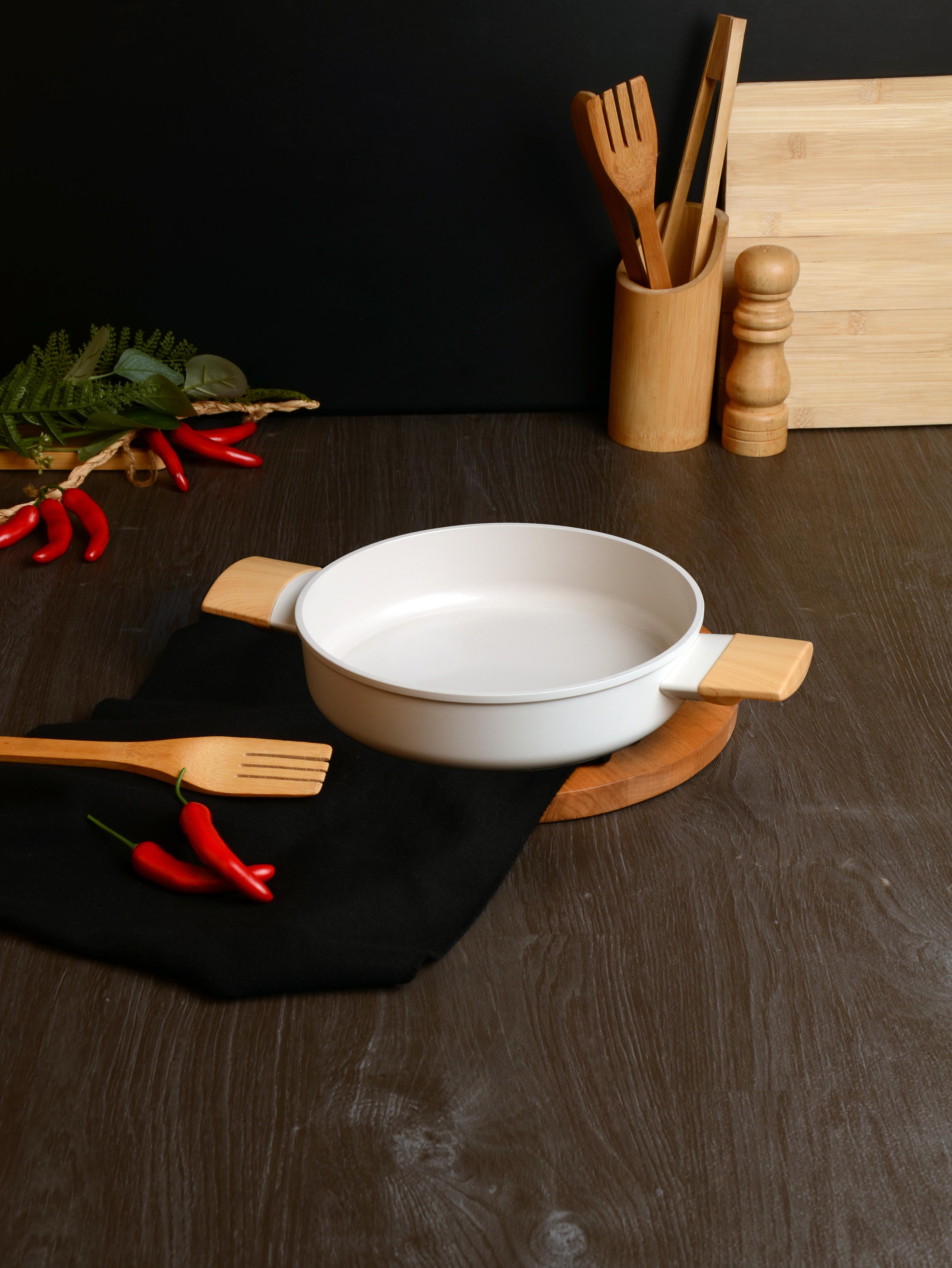 BELARİVA-22 CM BEYAZ AHŞAP SAPLI SAHAN