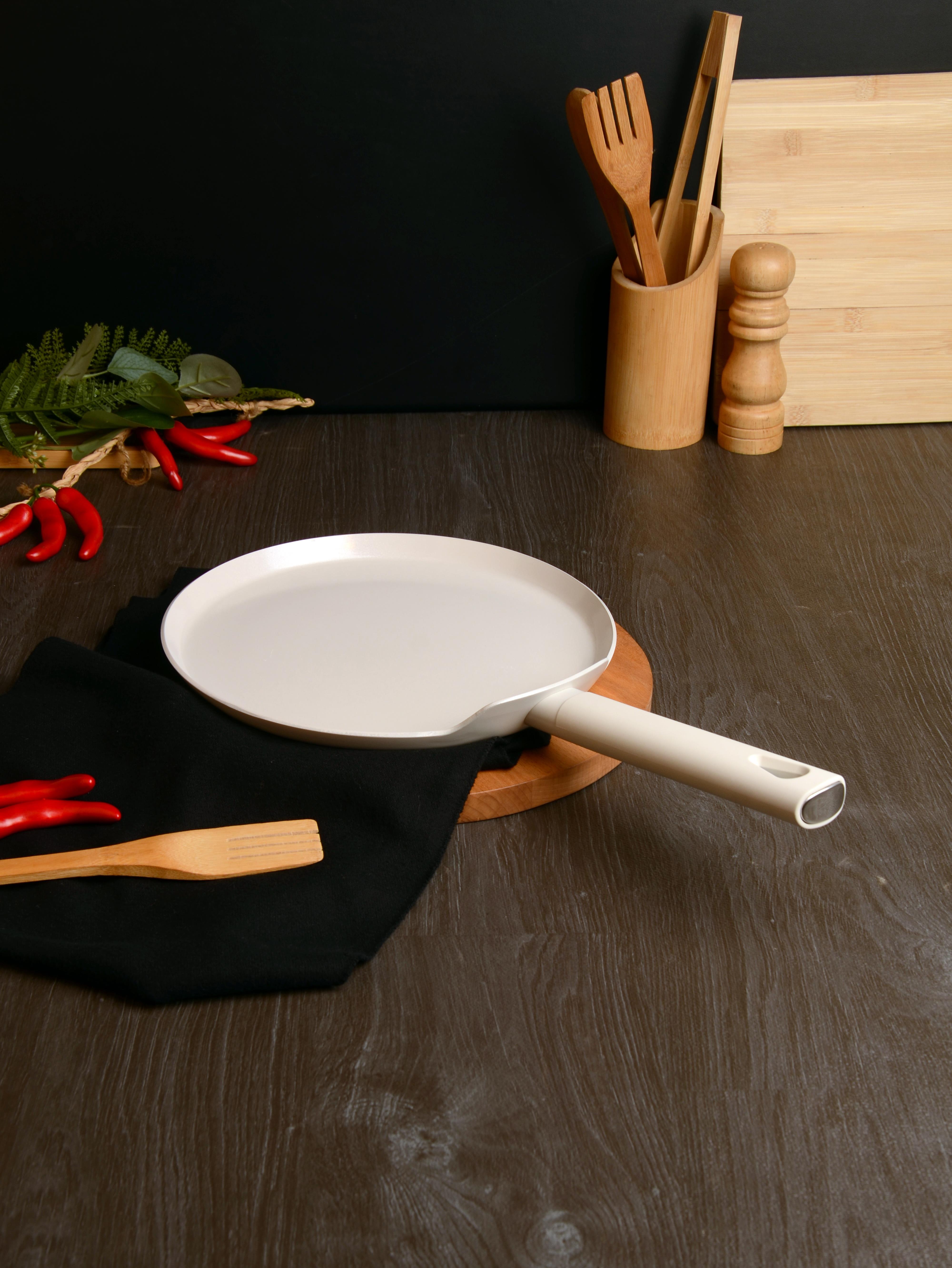 BELARİVA-26 CM BEYAZ SİLİKON SAPLI PANKEK TAVASI