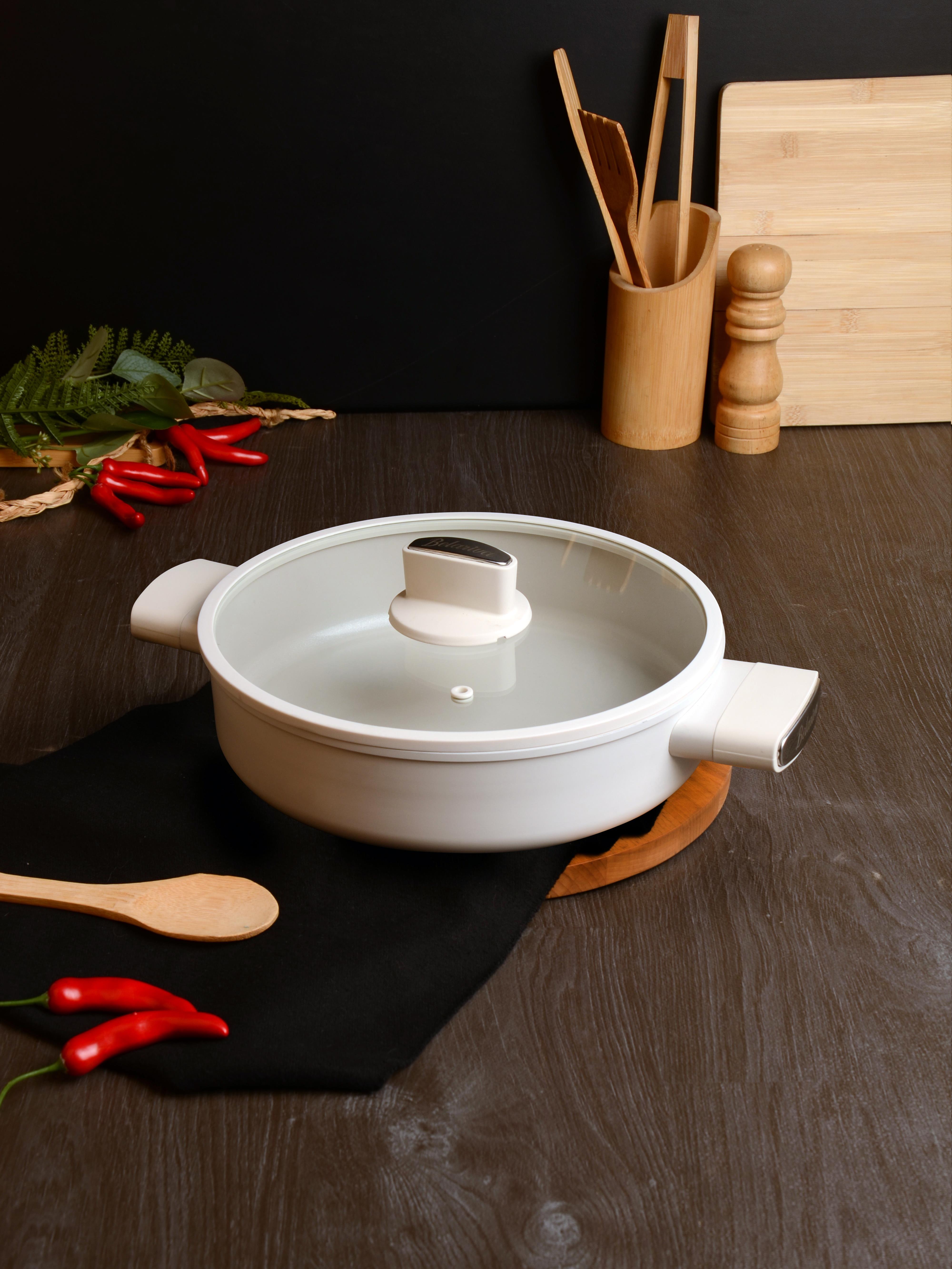 BELARİVA-28 CM BEYAZ SİLİKON SAPLI BASIK TENCERE