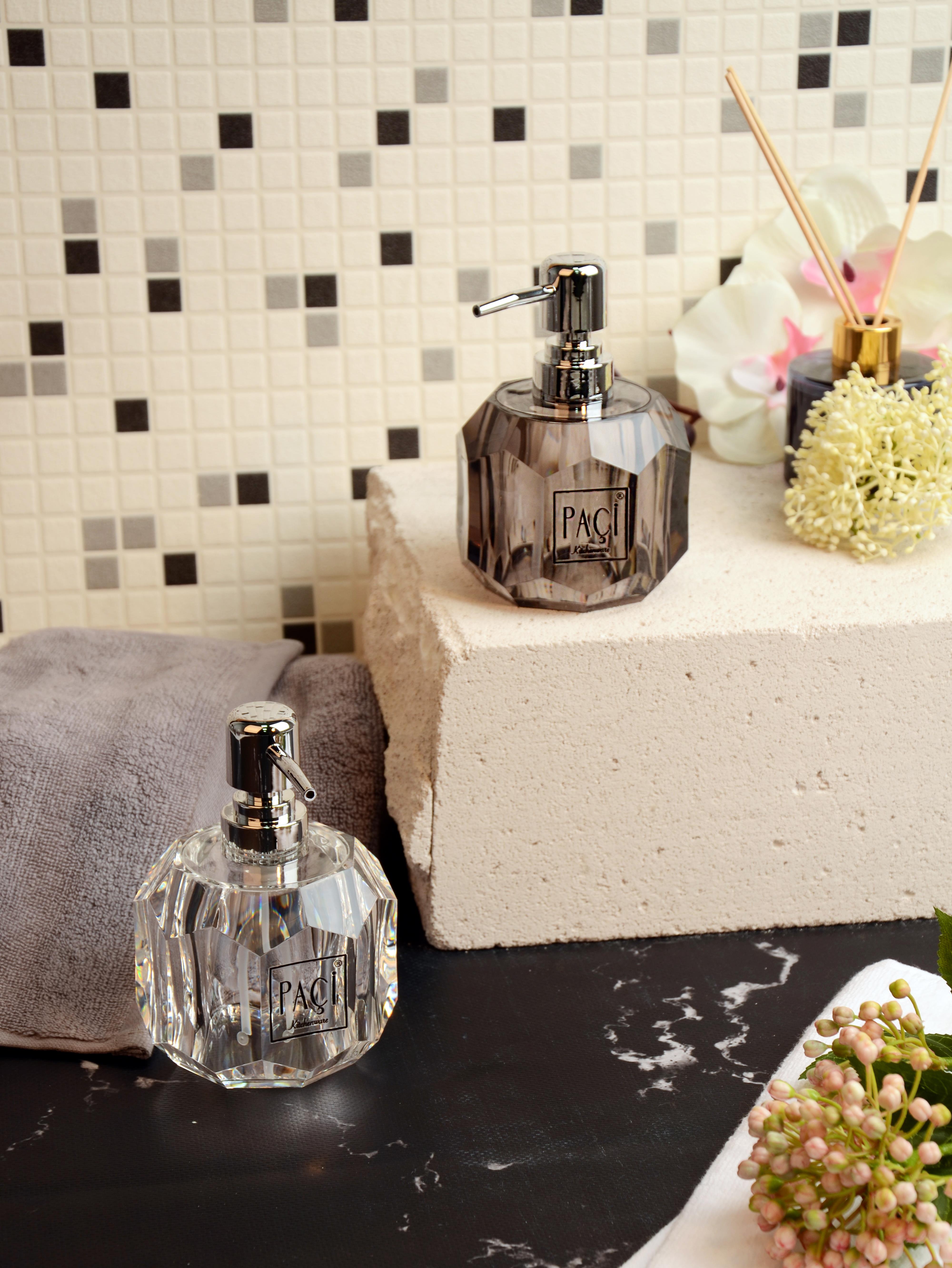 PAÇİ-ŞEFFAF AKRİLİK KRİSTAL SIVI SABUNLUK