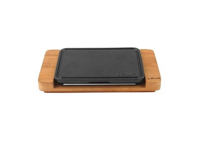 Lava Döküm   Dikdörtgen Hot plate, Paslanmaz Çelik Metal tabla ve Ahşap altlıklı. Siyah renk. Ölçü 22x16cm.