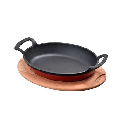 Lava Döküm   Oval Kulplu Tava ve Ahşap Altlıklı. Ölçü 23x17cm.