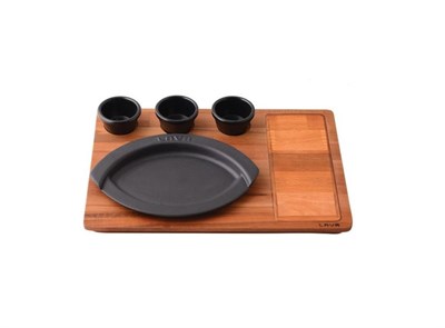 Lava Döküm   Oval Servis Tabağı ve Ahşap altlığı. Siyah Renk. Ölçü 18x25cm. (Bu ürüne Sos kapları dahil değildir)