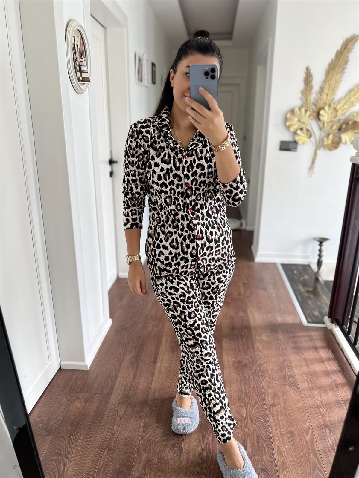 Düğmeli Süet Pijama Uzun Takımı Leopar