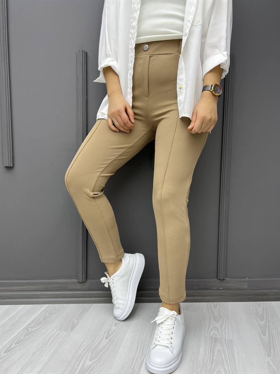 Beli Lastikli Önden Çimalı Düğmeli Pantolon Bej