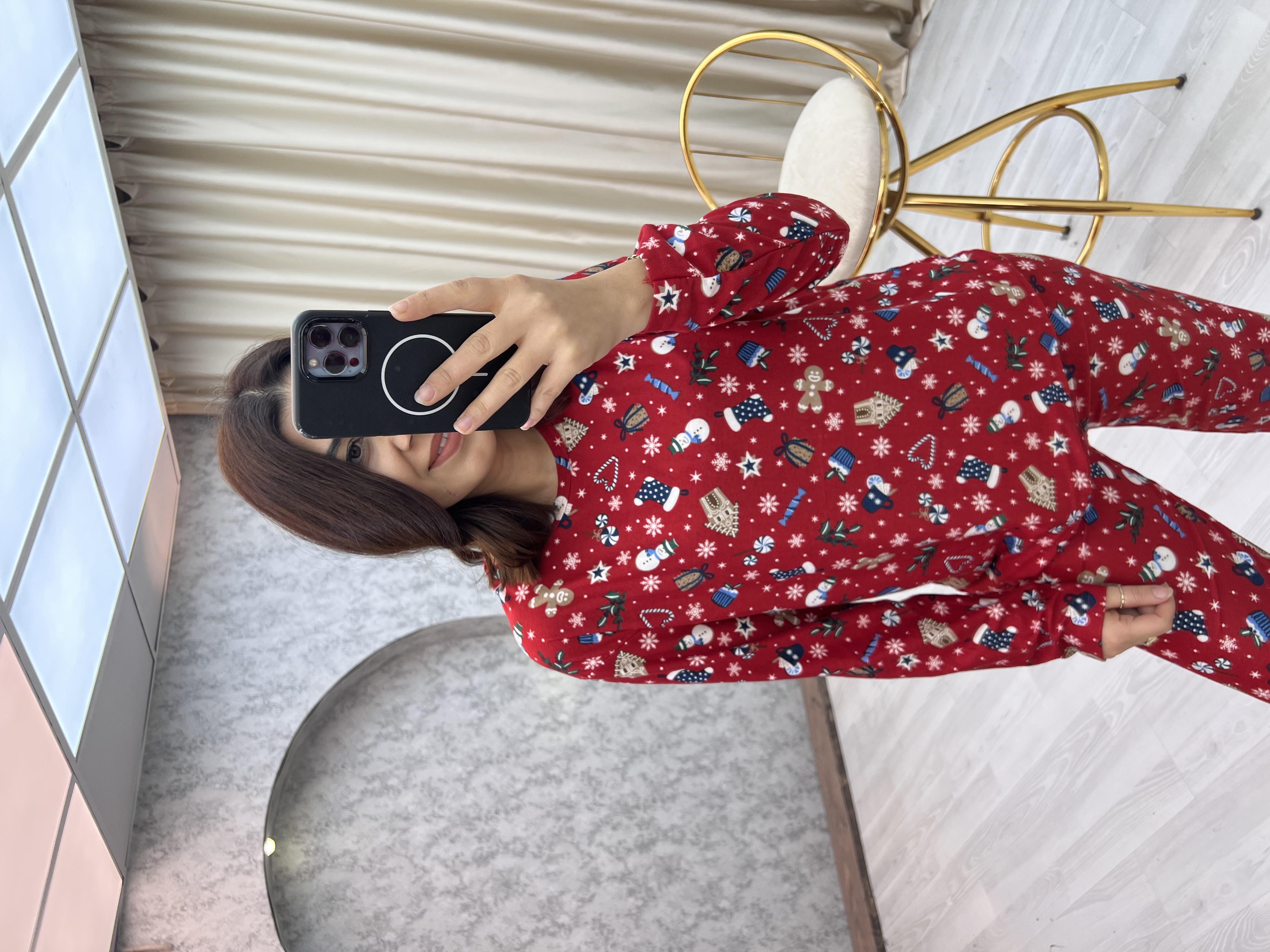 Bisiklet Yaka Yılbaşı Figürlü Pijama Takımı Kırmızı