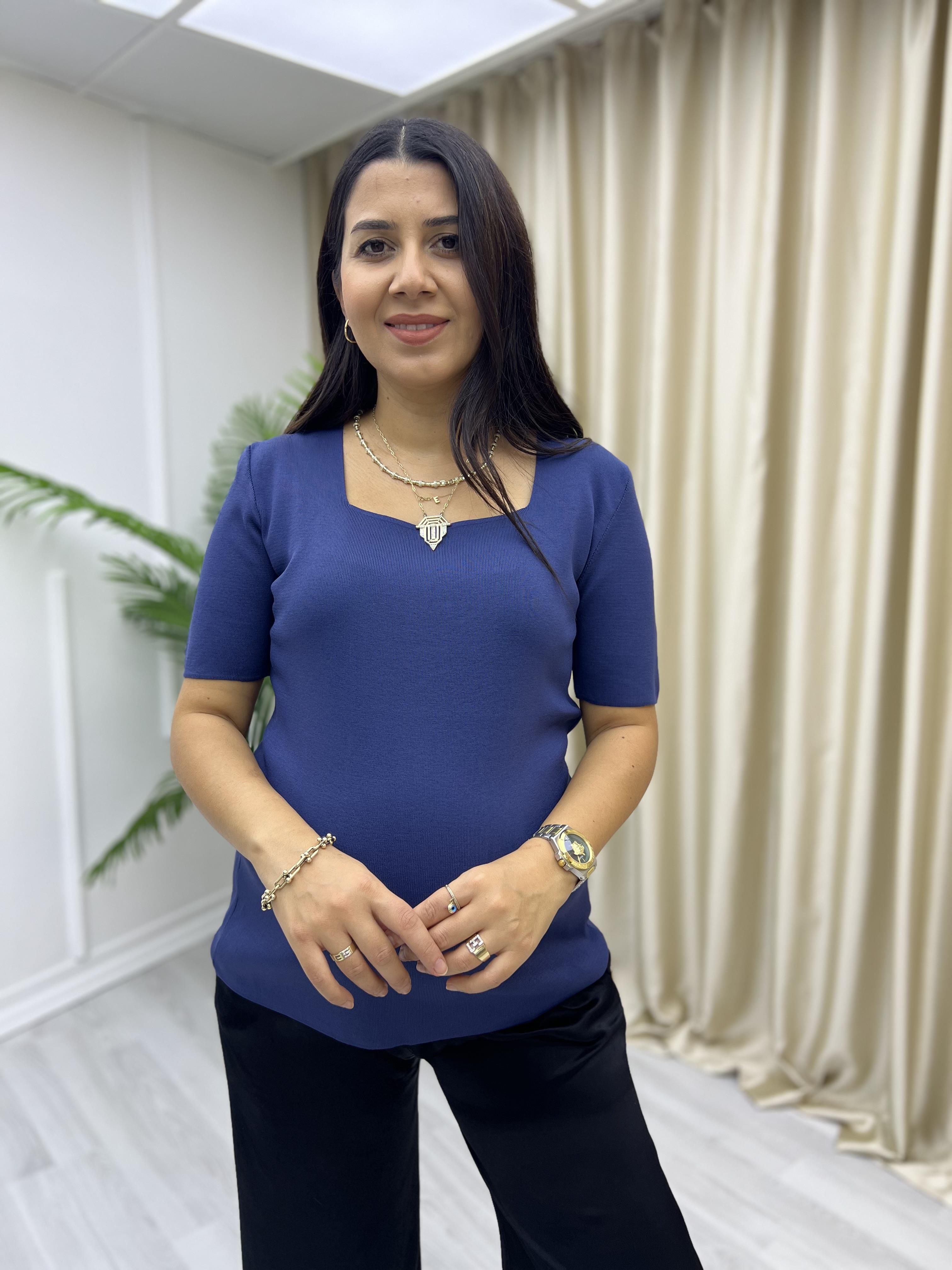 Büyük Beden Kare Yaka Yarım Kol Bluz Lacivert