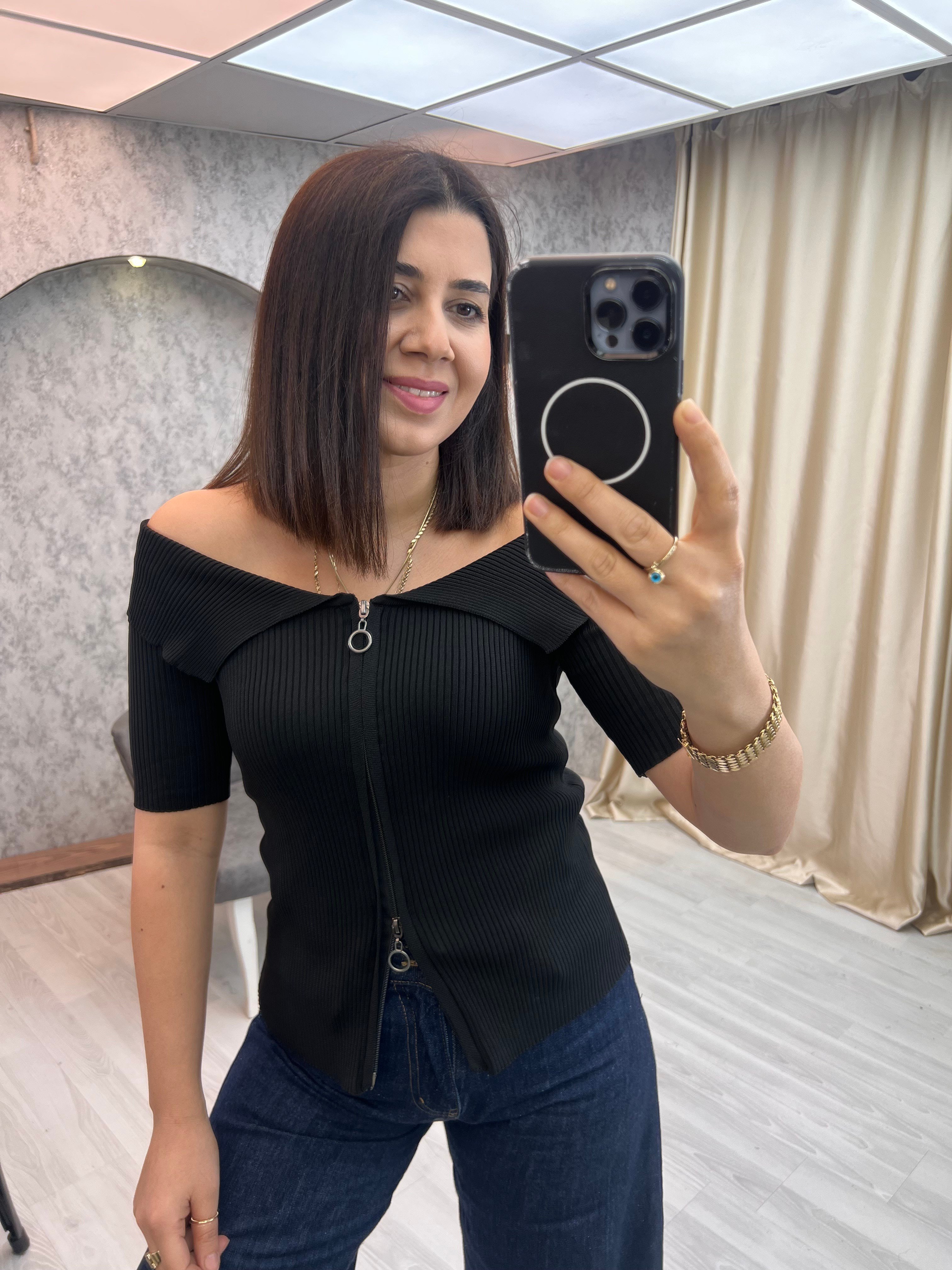 Fermuarlı Madonna Yaka Bluz Siyah