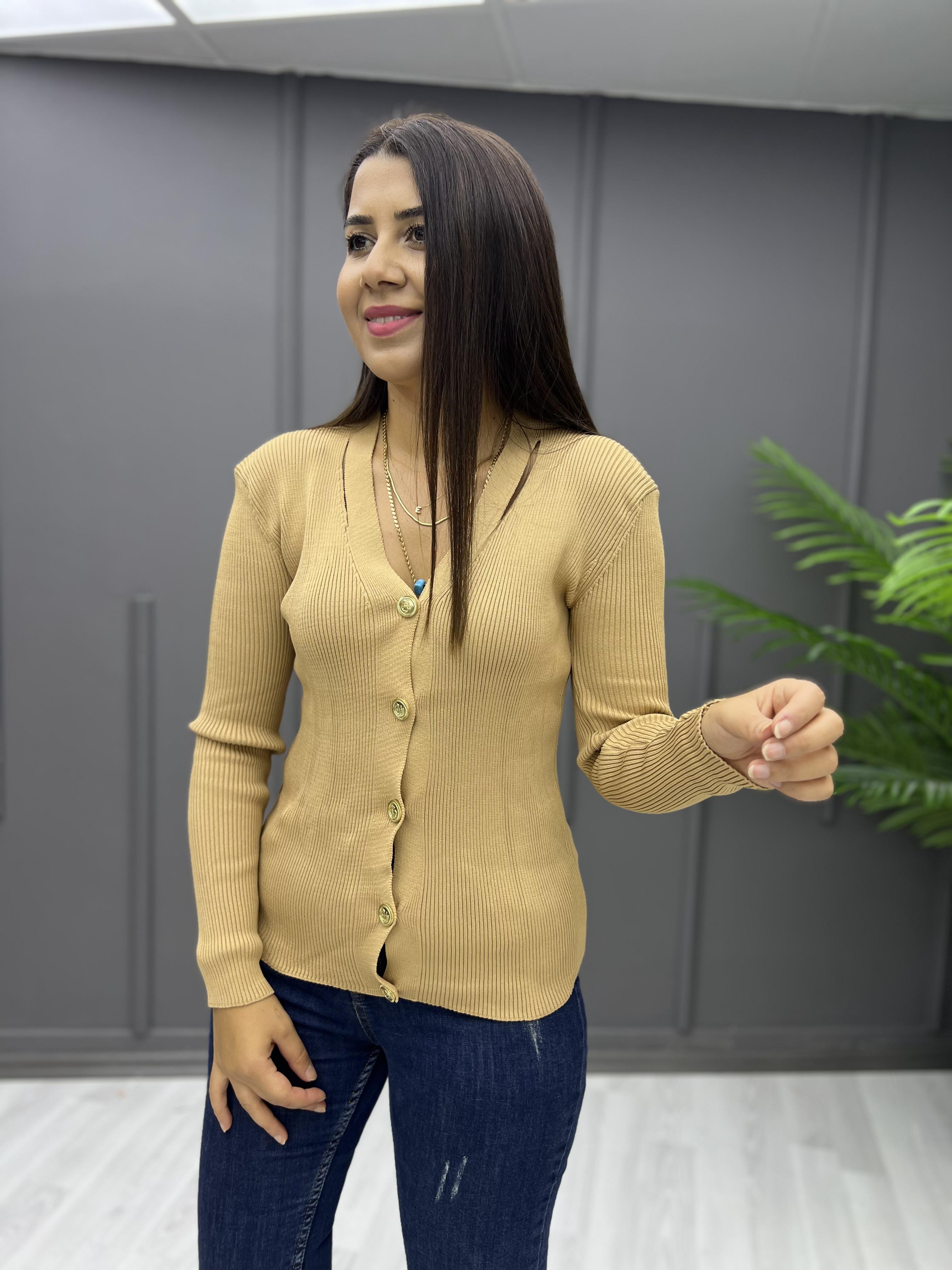 Gold Düğmeli Yaka Dekolteli Hırka Camel